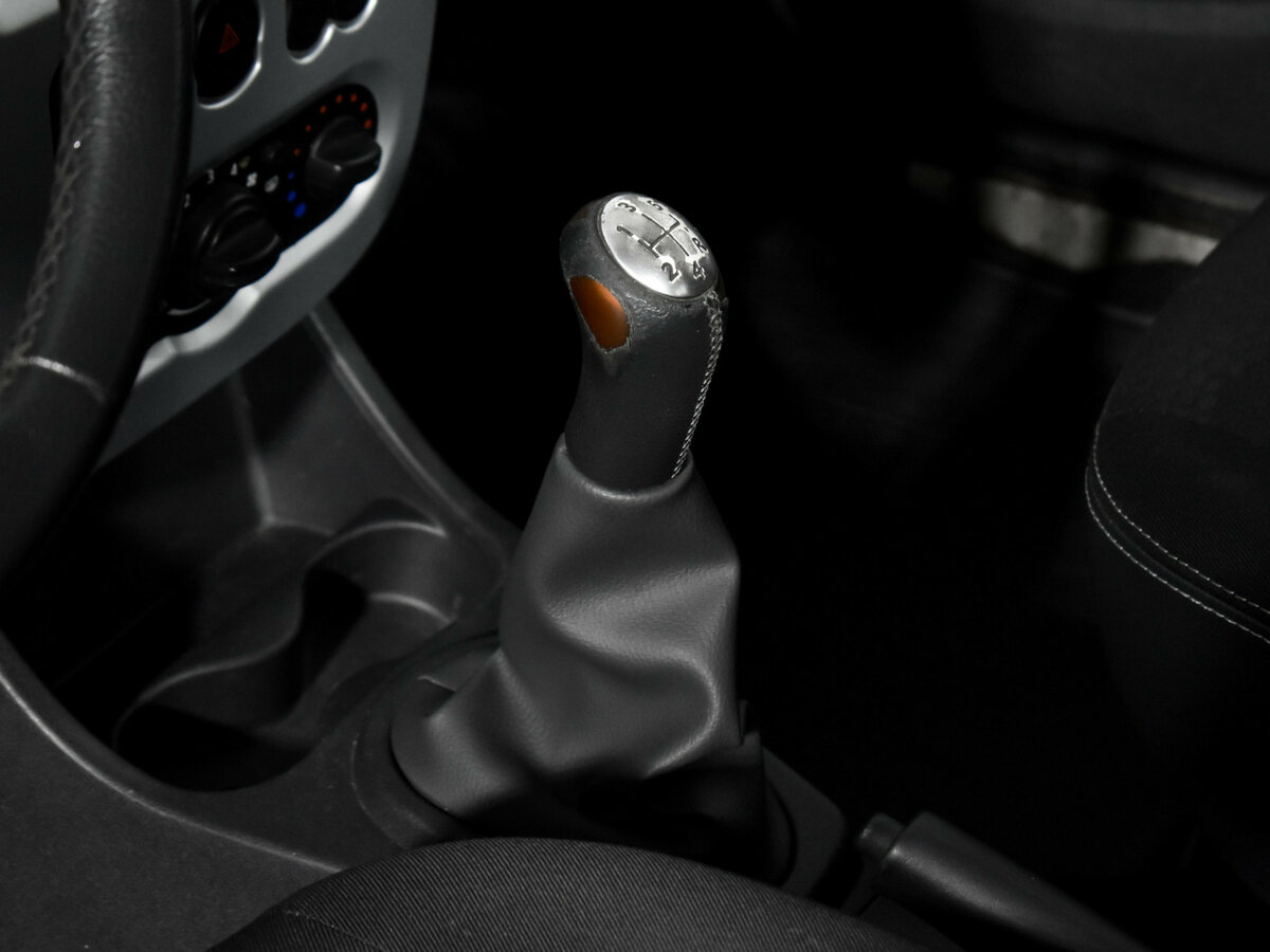 Renault Sandero 2012 года с пробегом. Фото: #9