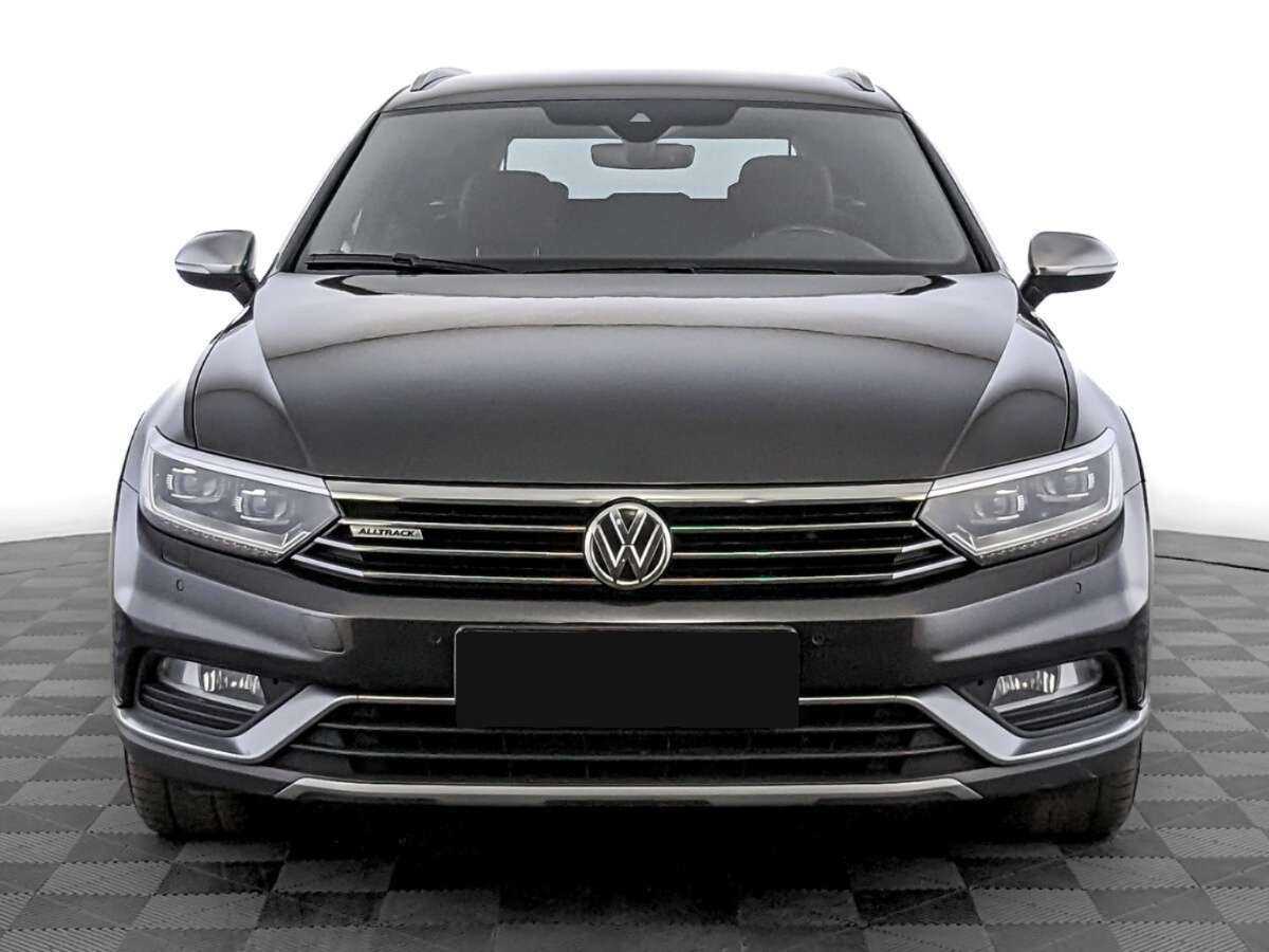 Volkswagen Passat 2018 года с пробегом. Фото: #1