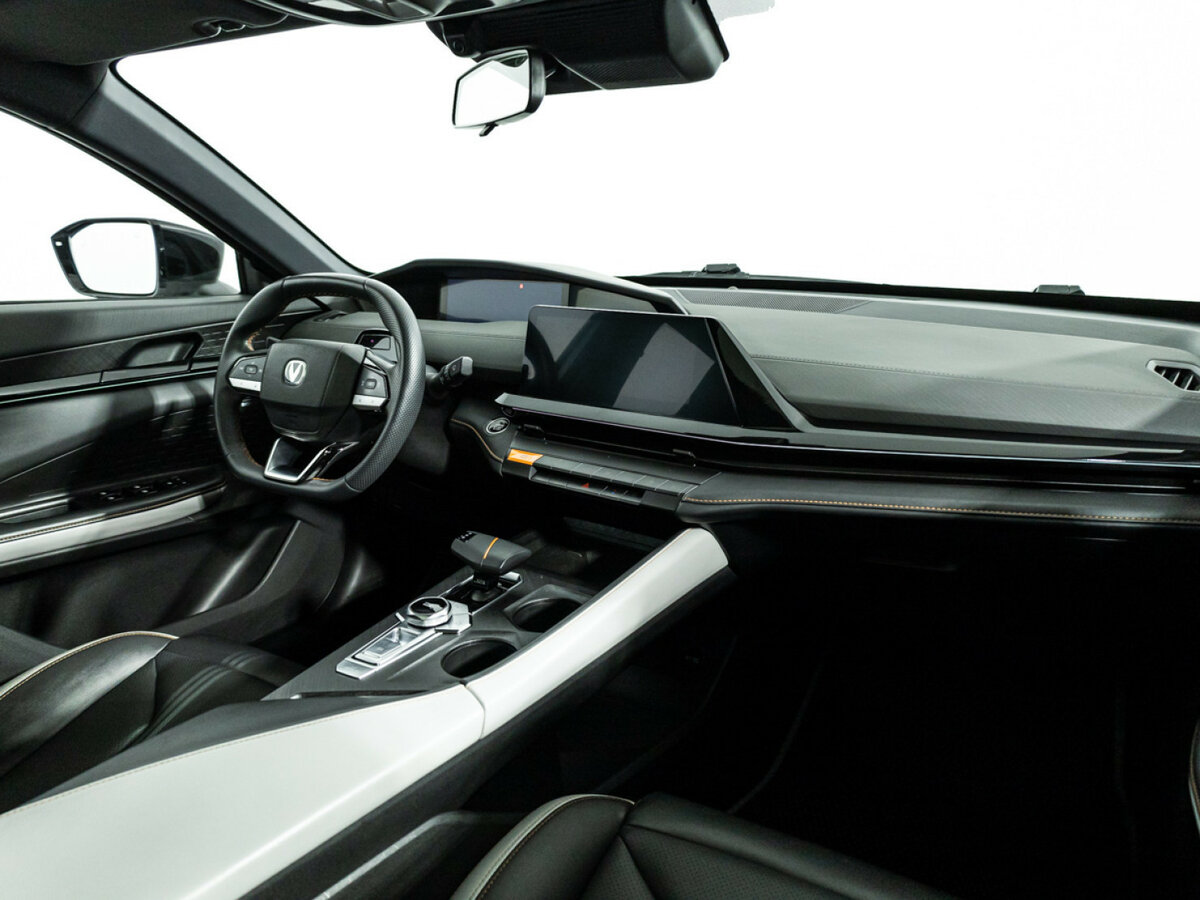 Changan UNI-V 2024 года с пробегом. Фото: #8