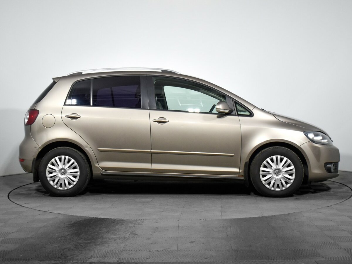 Volkswagen Golf Plus 2012 года с пробегом. Фото: #3