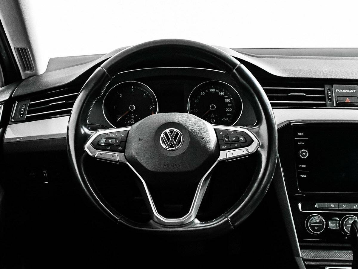 Volkswagen Passat 2019 года с пробегом. Фото: #11