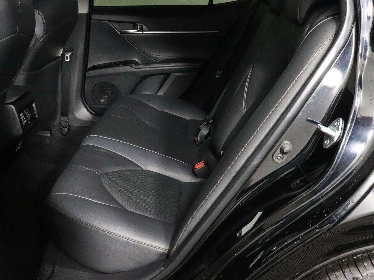 Toyota Camry 2019 года с пробегом. Фото: #7