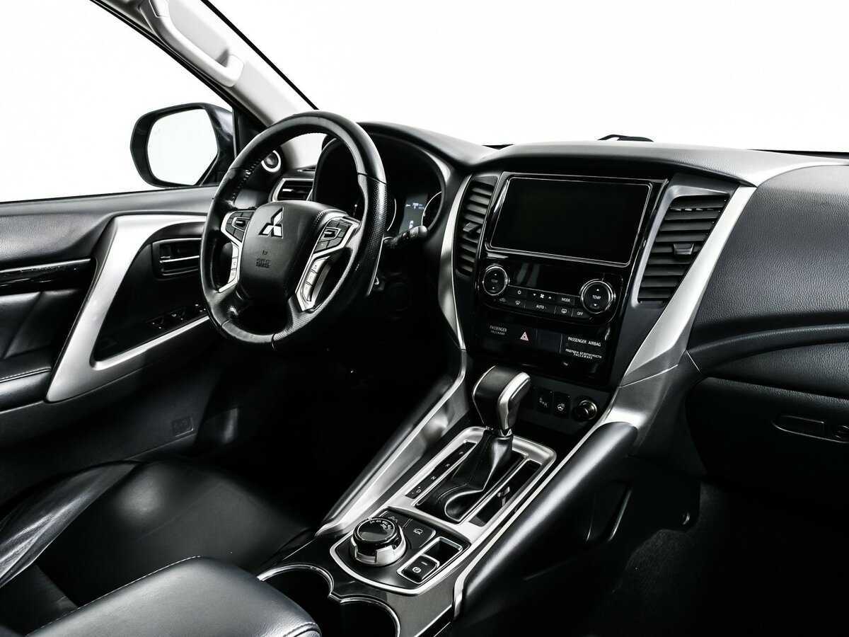 Mitsubishi Pajero Sport 2018 года с пробегом. Фото: #8