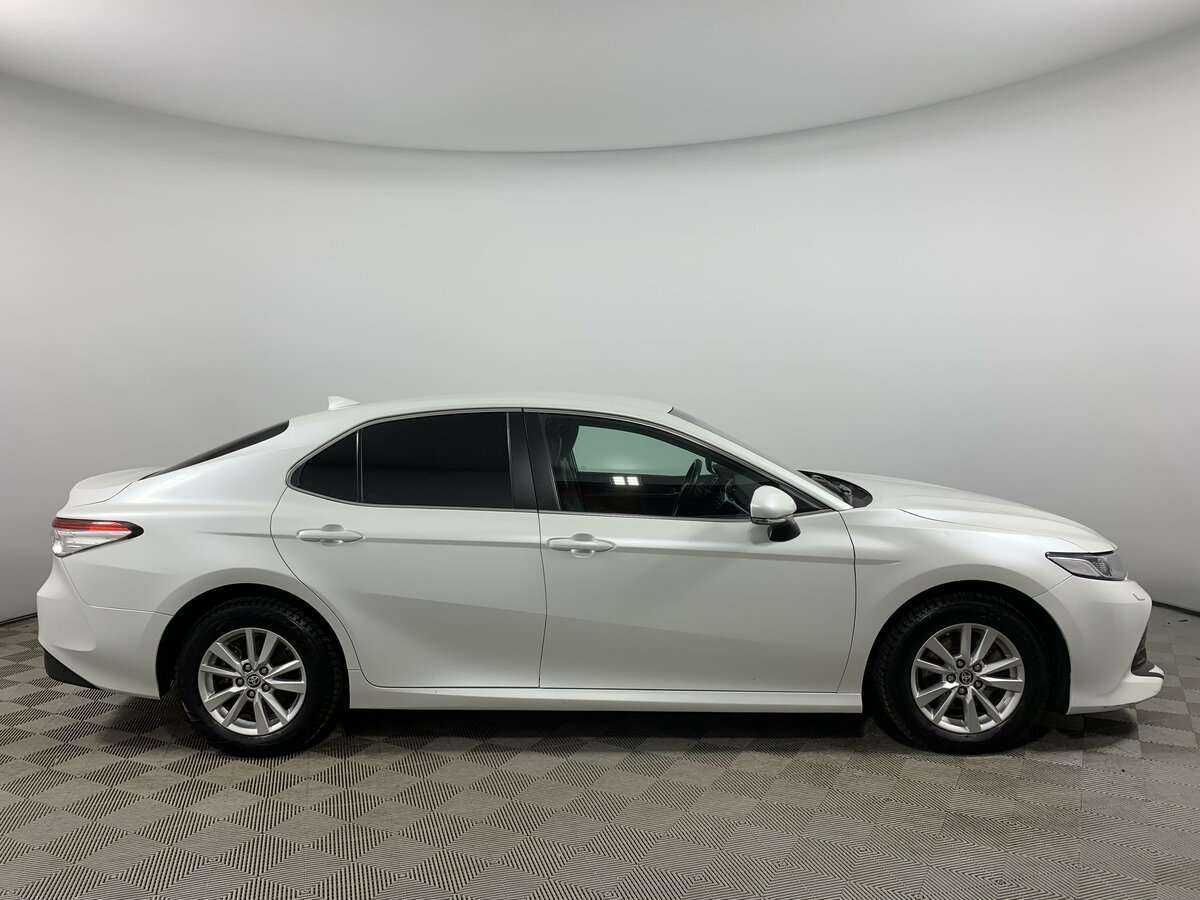 Toyota Camry 2020 года с пробегом. Фото: #3