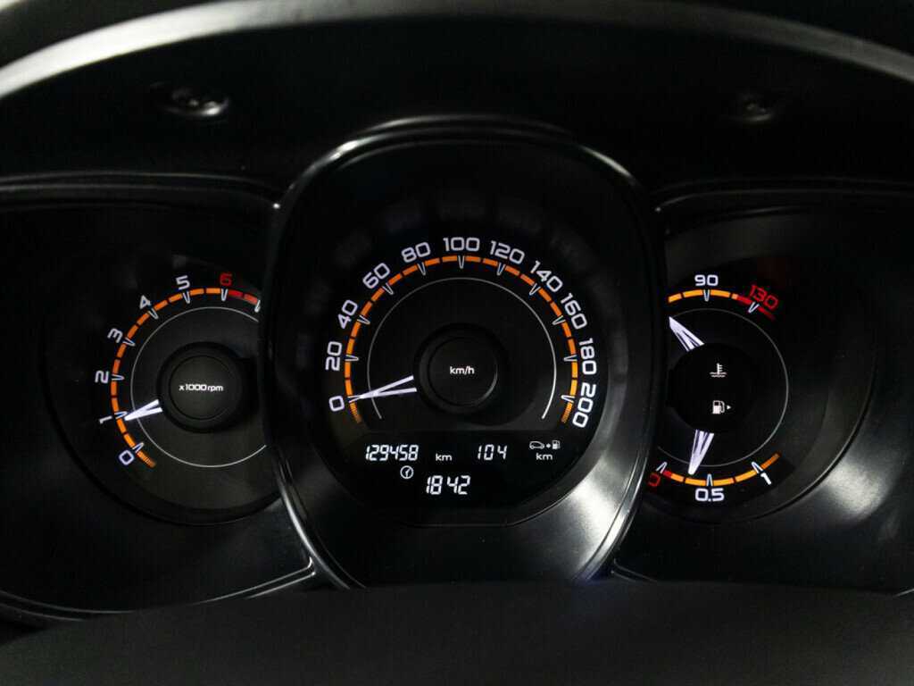 Lada (ВАЗ) Vesta 2017 года с пробегом. Фото: #11