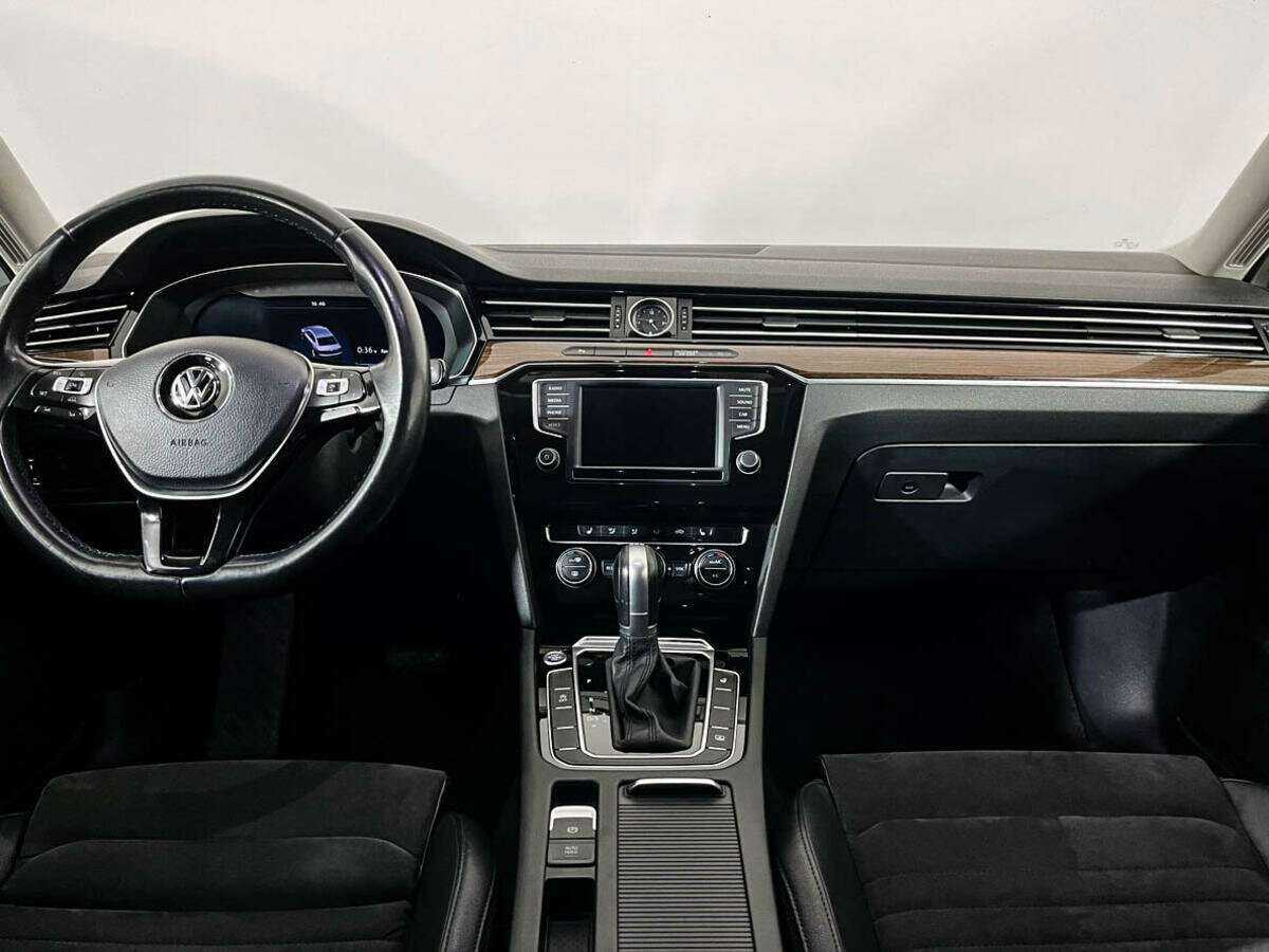 Volkswagen Passat 2017 года с пробегом. Фото: #11