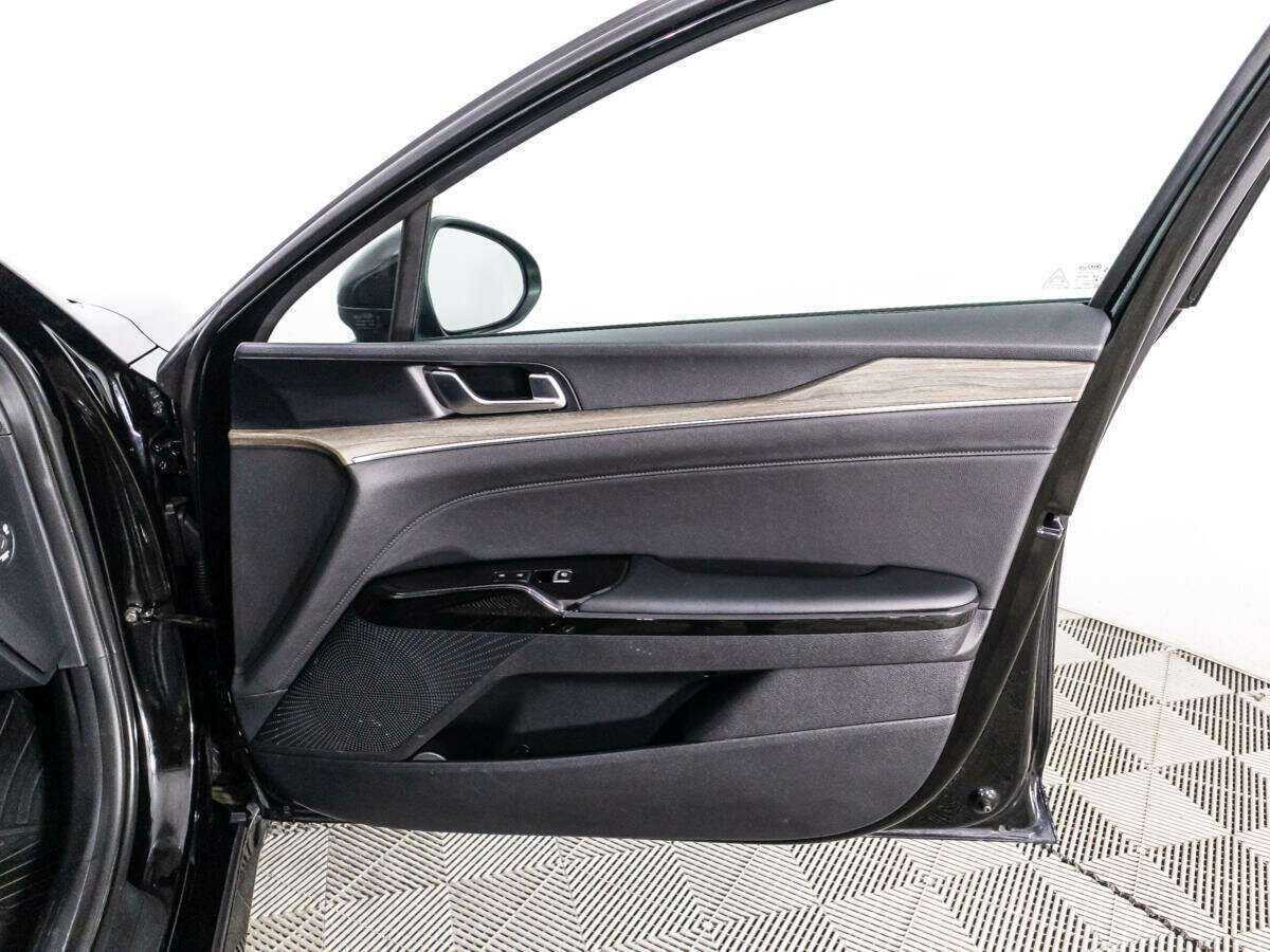 Kia K5 2021 года с пробегом. Фото: #29