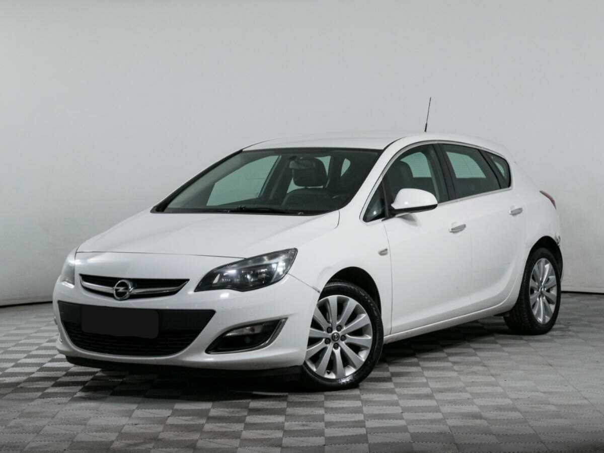 Opel Astra 2013 года с пробегом. Посмотреть фото