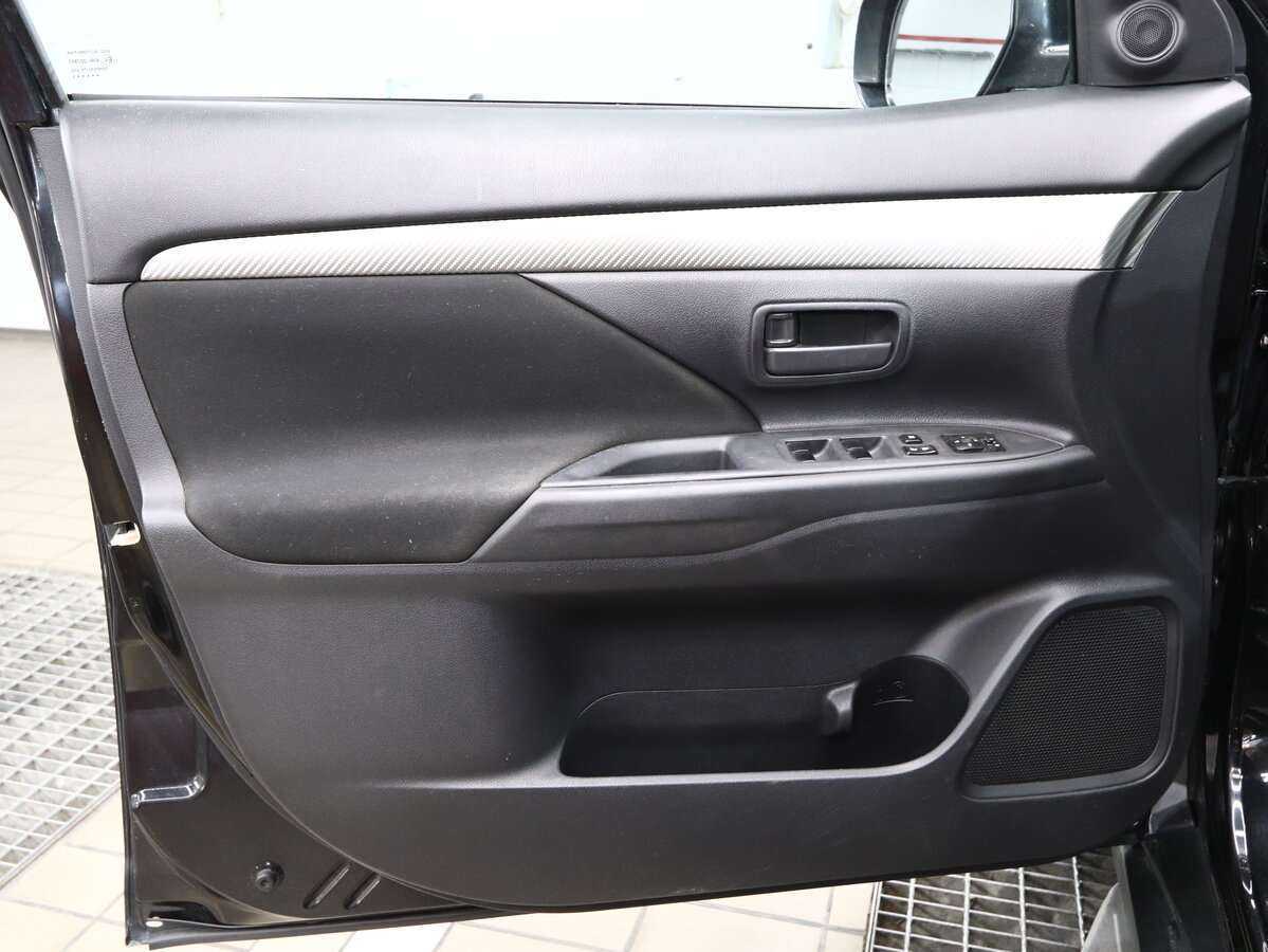 Mitsubishi Outlander 2013 года с пробегом. Фото: #6