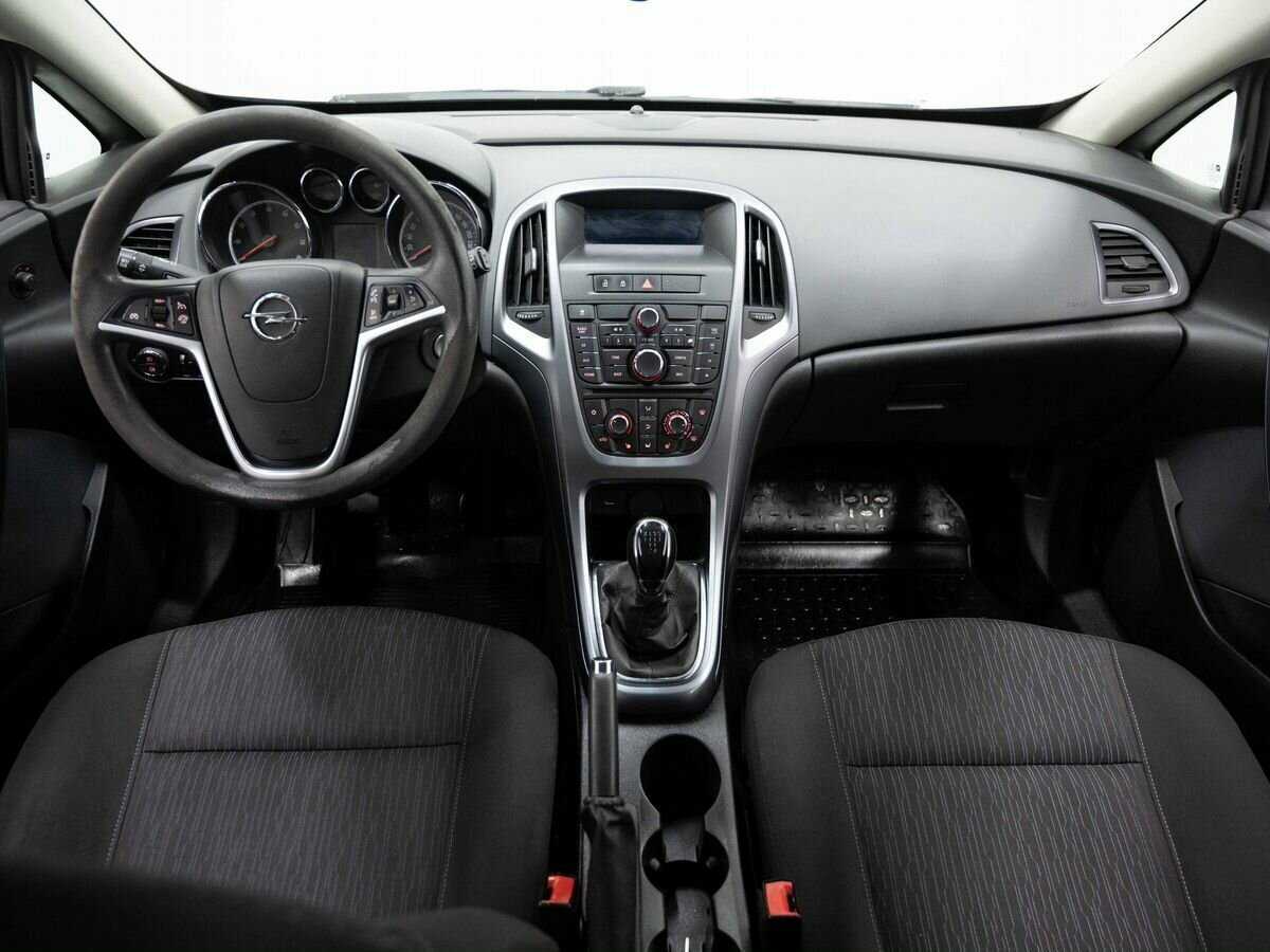 Opel Astra 2013 года с пробегом. Фото: #11