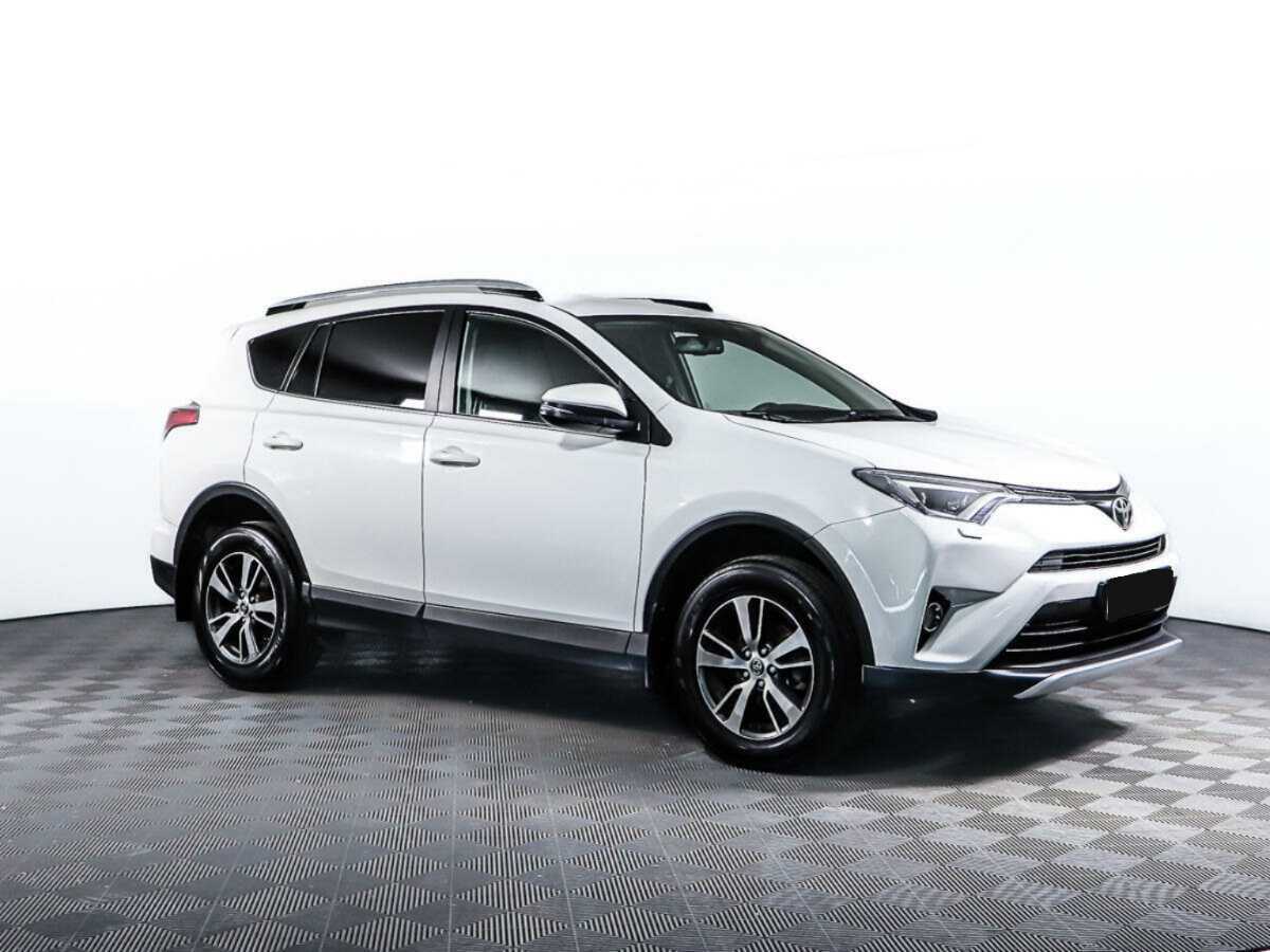 Toyota RAV4 2017 года с пробегом. Фото: #2