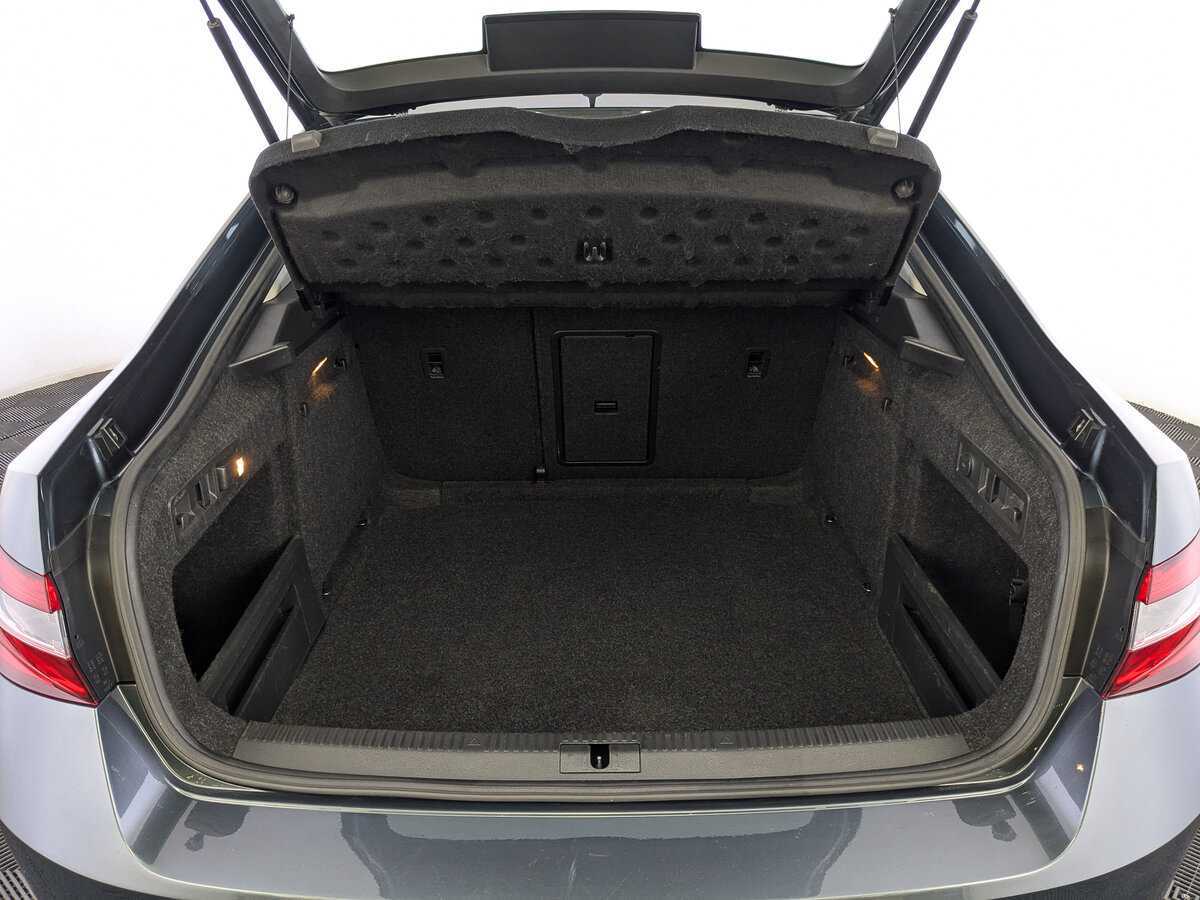 Skoda Superb 2019 года с пробегом. Фото: #9