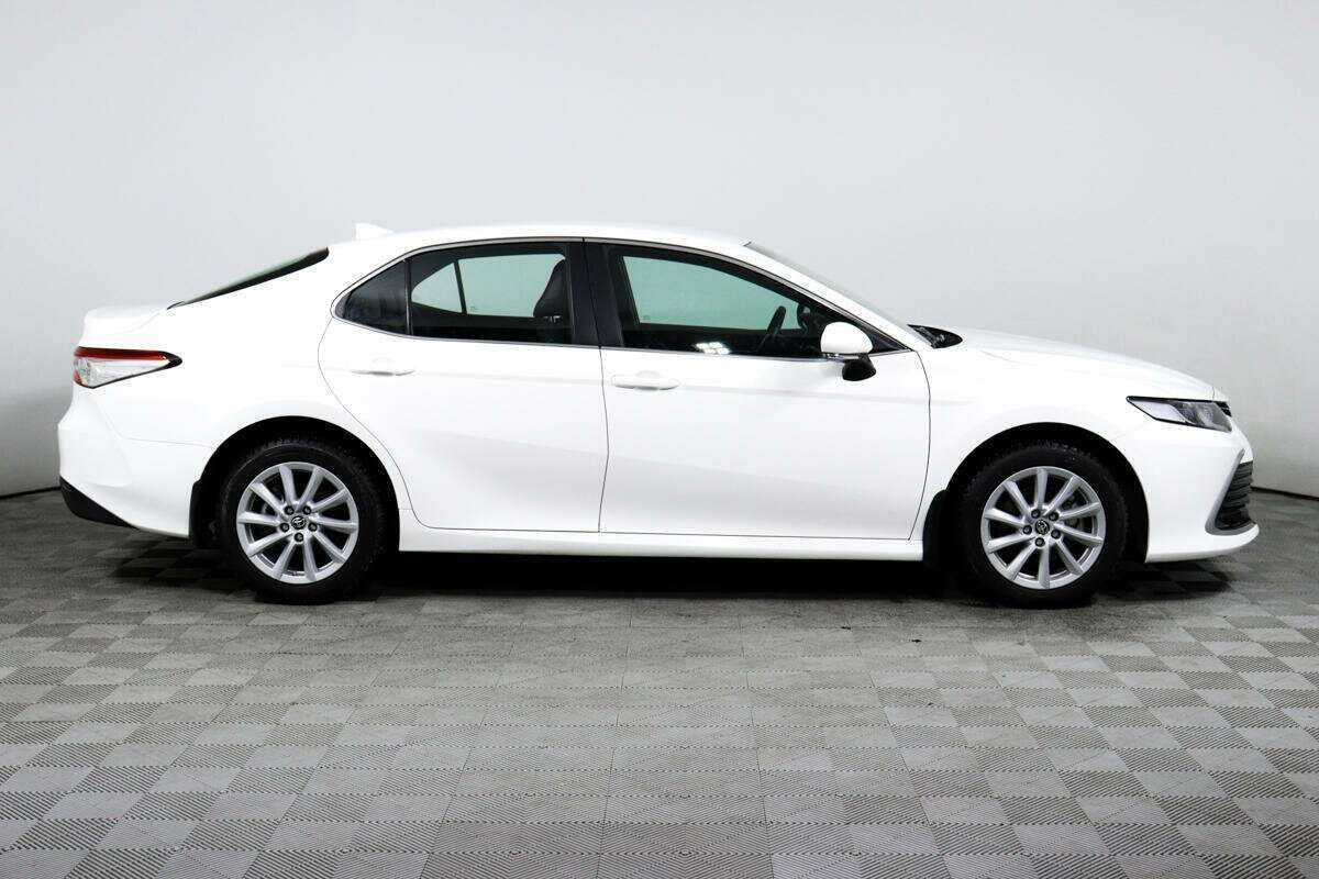 Toyota Camry 2021 года с пробегом. Фото: #3