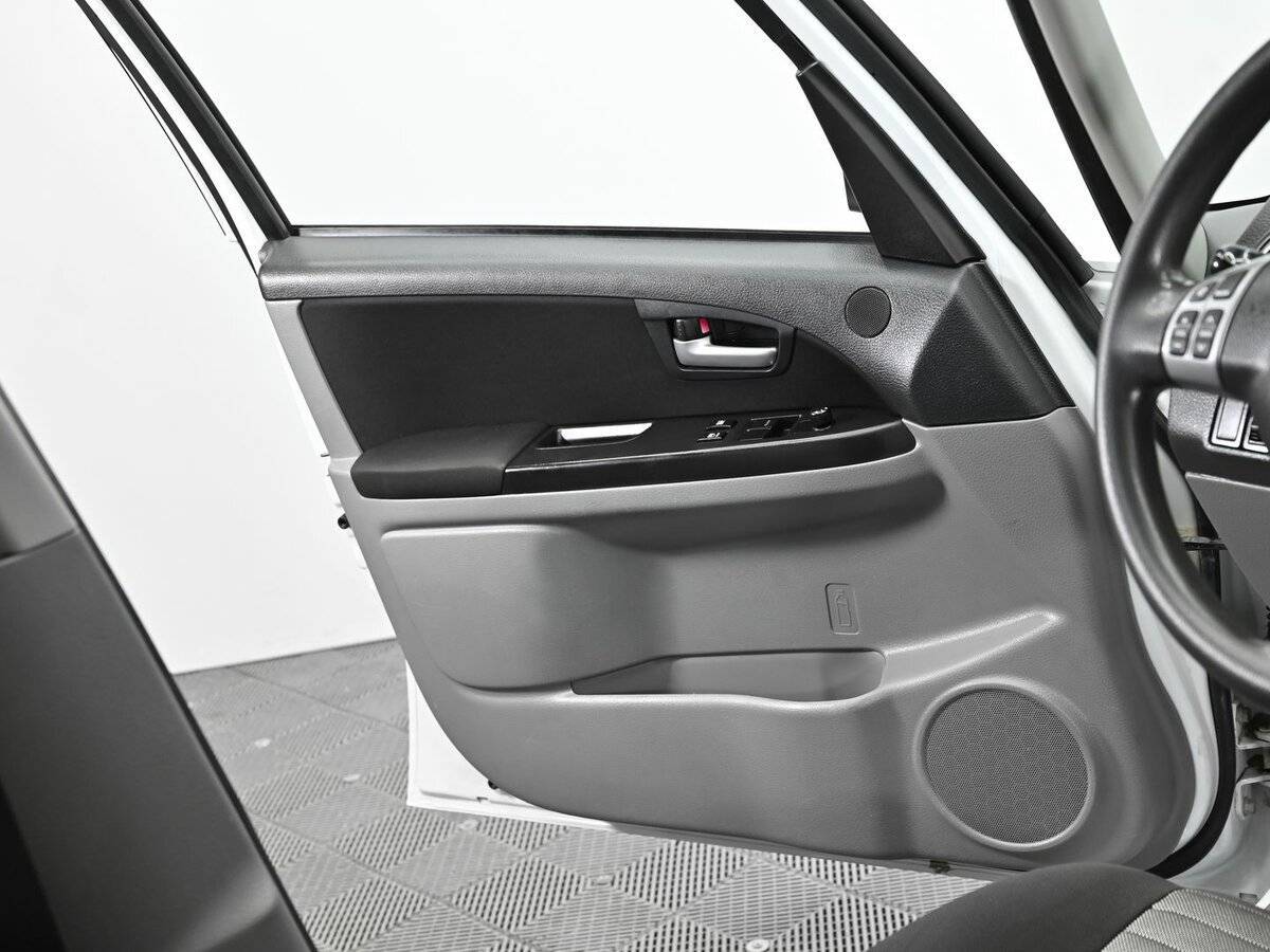 Suzuki SX4 2013 года с пробегом. Фото: #6