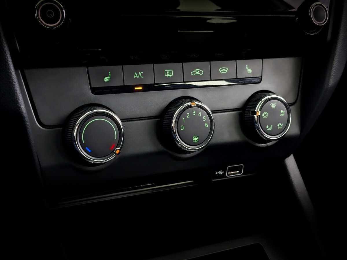 Skoda Octavia 2019 года с пробегом. Фото: #24