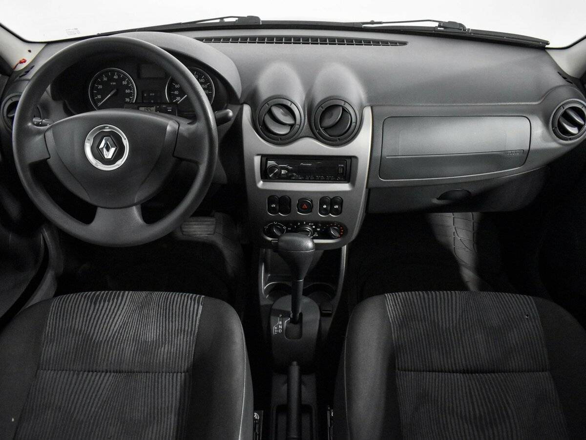 Renault Logan 2015 года с пробегом. Фото: #11