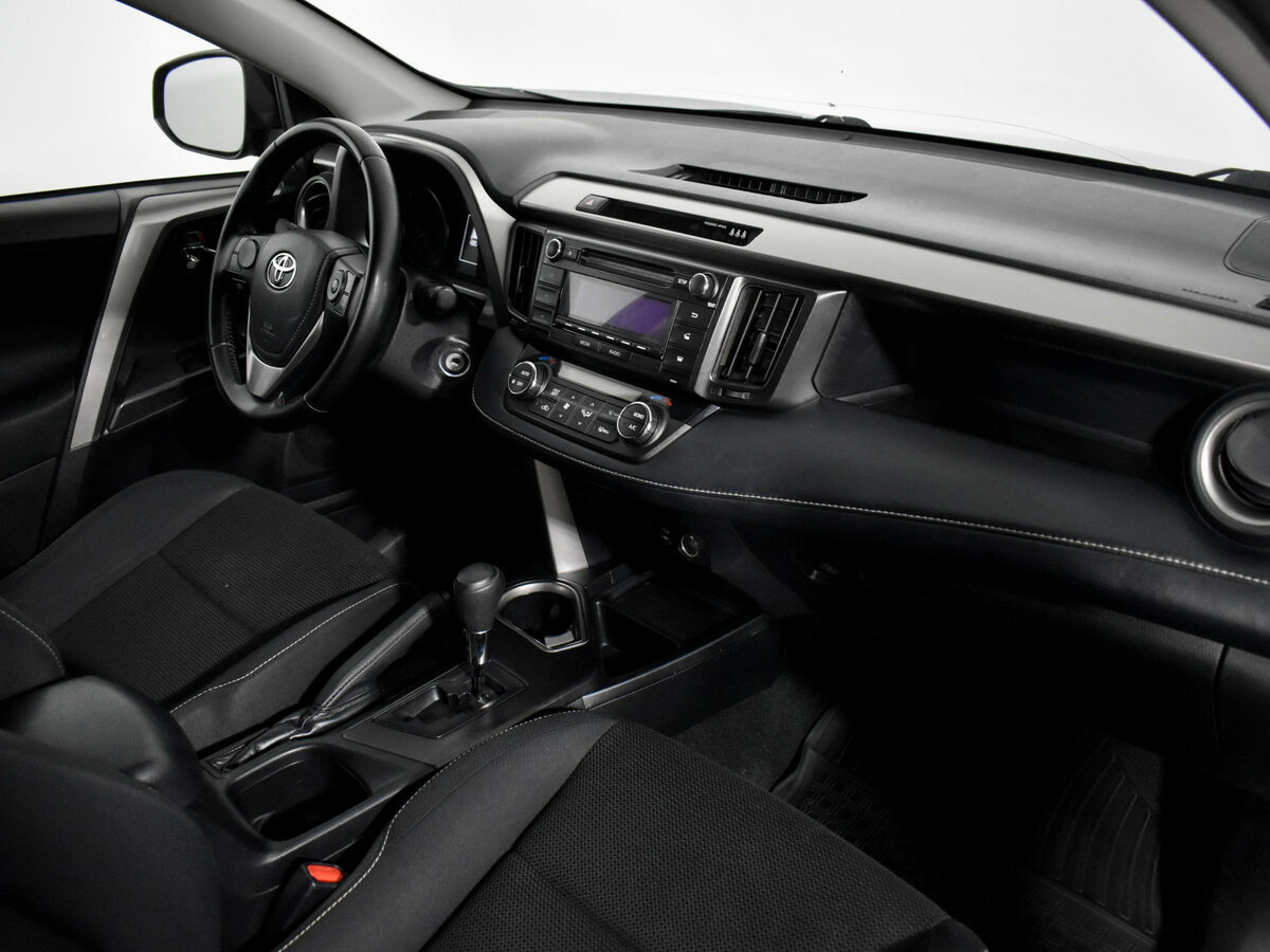 Toyota RAV4 2018 года с пробегом. Фото: #11