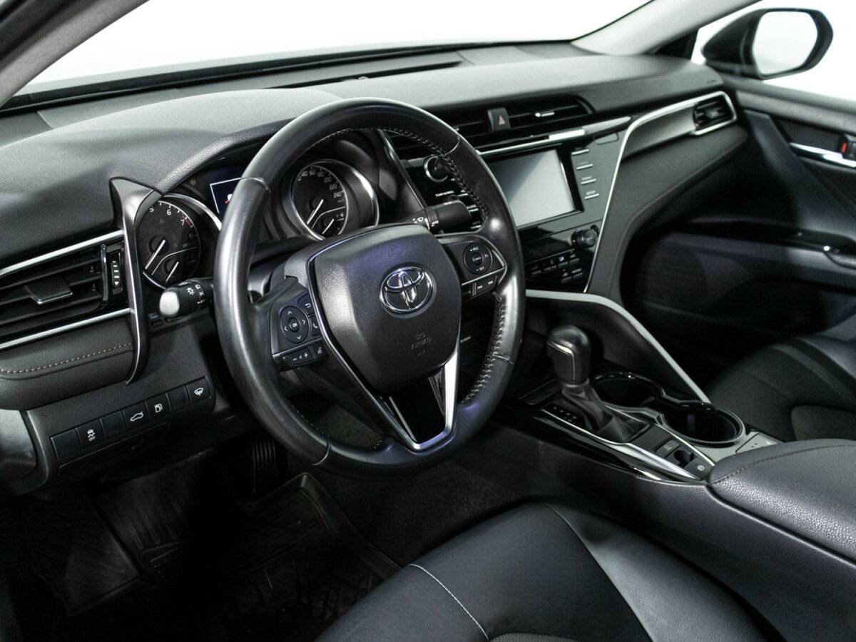 Toyota Camry 2018 года с пробегом. Фото: #10