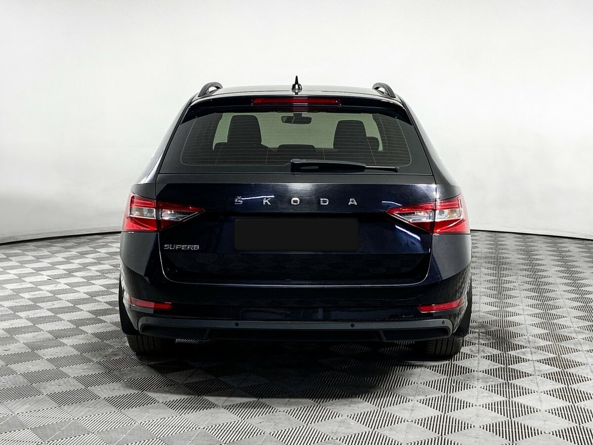Skoda Superb 2020 года с пробегом. Фото: #4