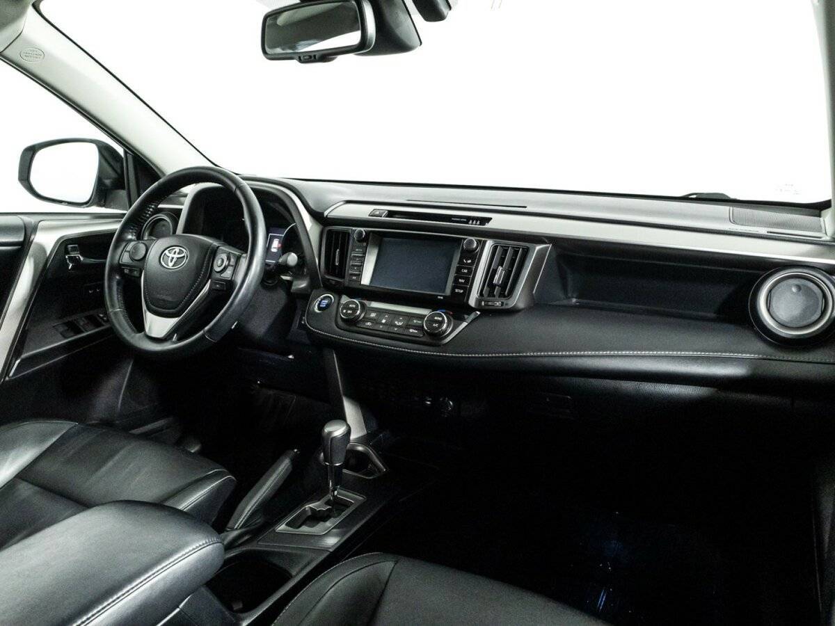 Toyota RAV4 2018 года с пробегом. Фото: #8