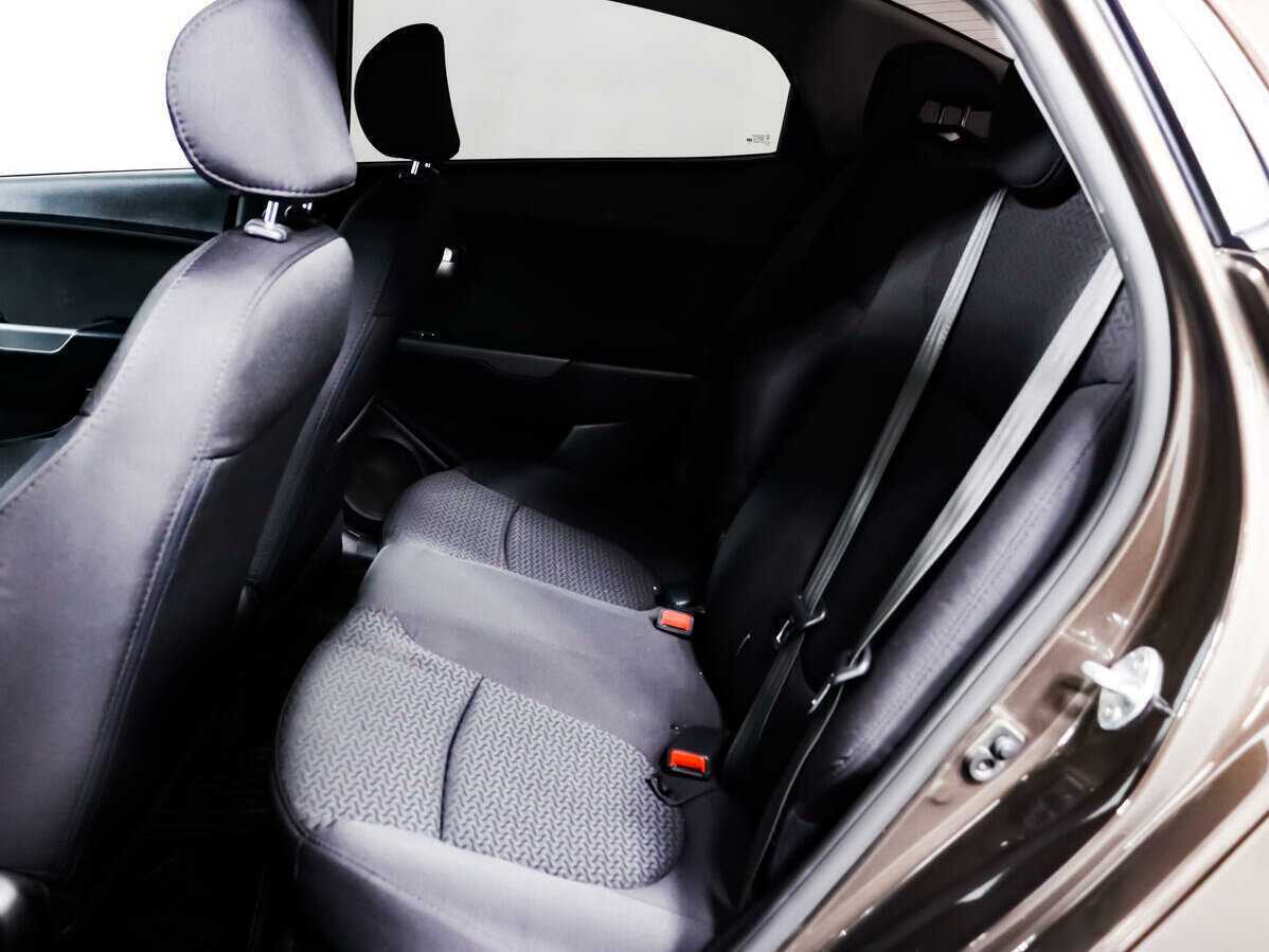 Kia Rio 2015 года с пробегом. Фото: #9