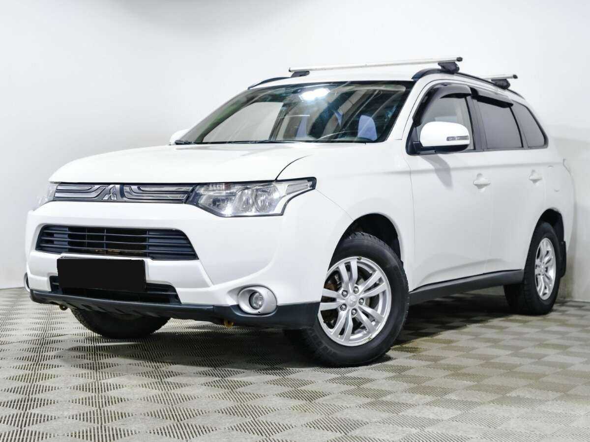 Mitsubishi Outlander 2013 года с пробегом. Посмотреть фото