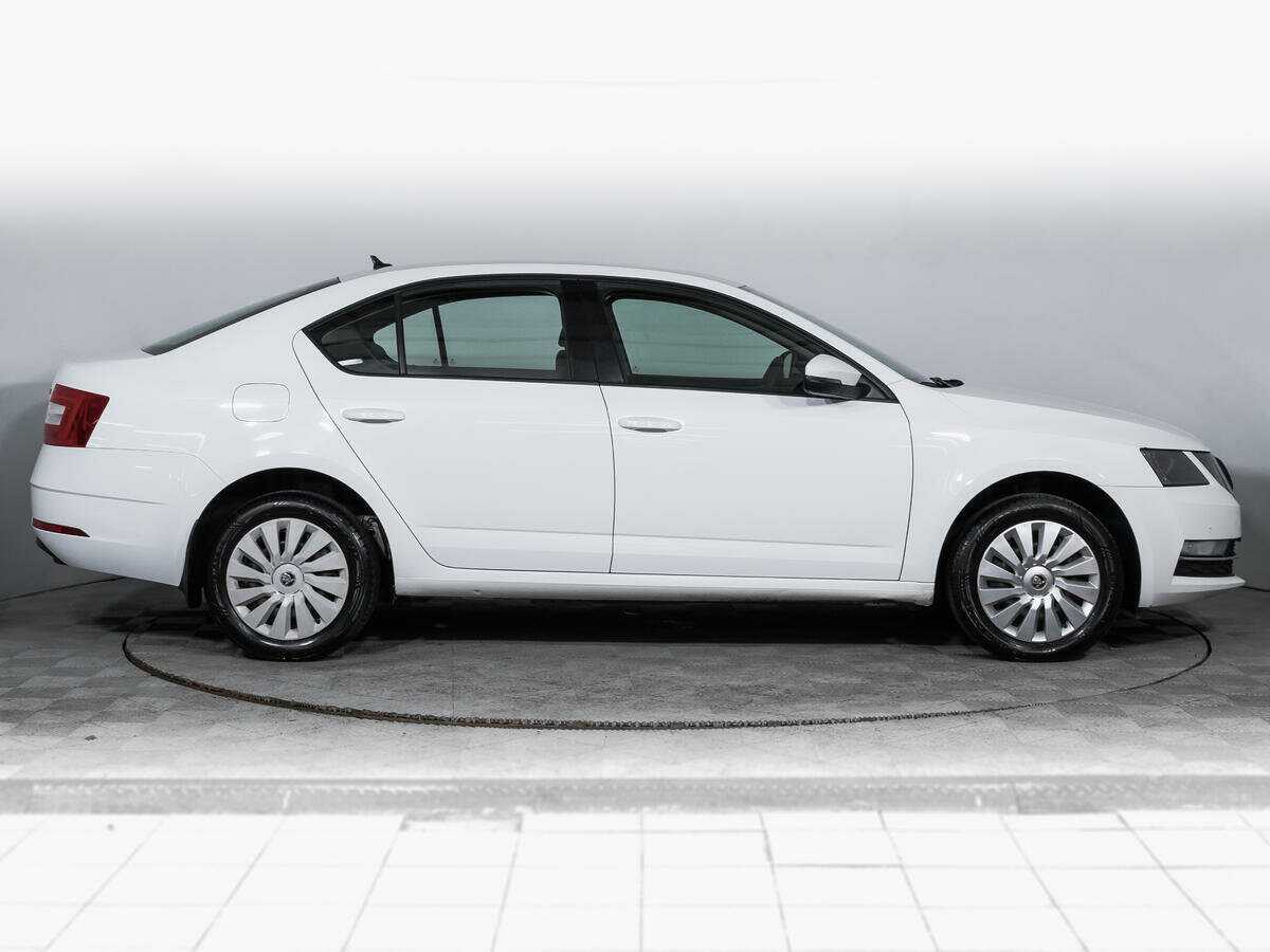 Skoda Octavia 2019 года с пробегом. Фото: #3