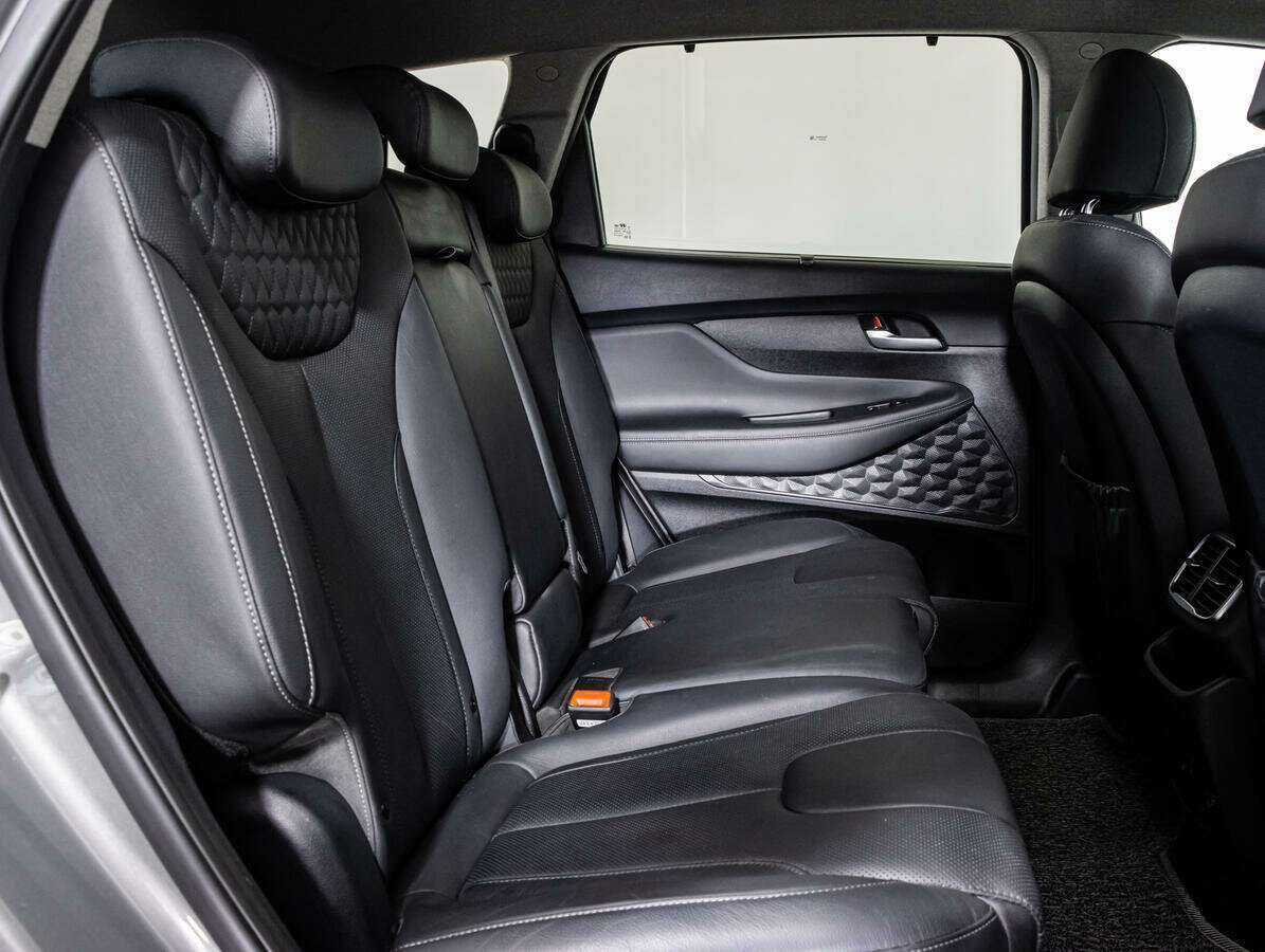 Hyundai Santa Fe 2018 года с пробегом. Фото: #13