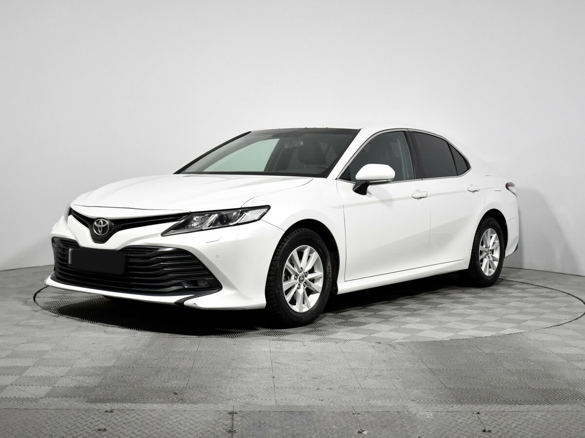 Toyota Camry 2020 года с пробегом. Посмотреть фото