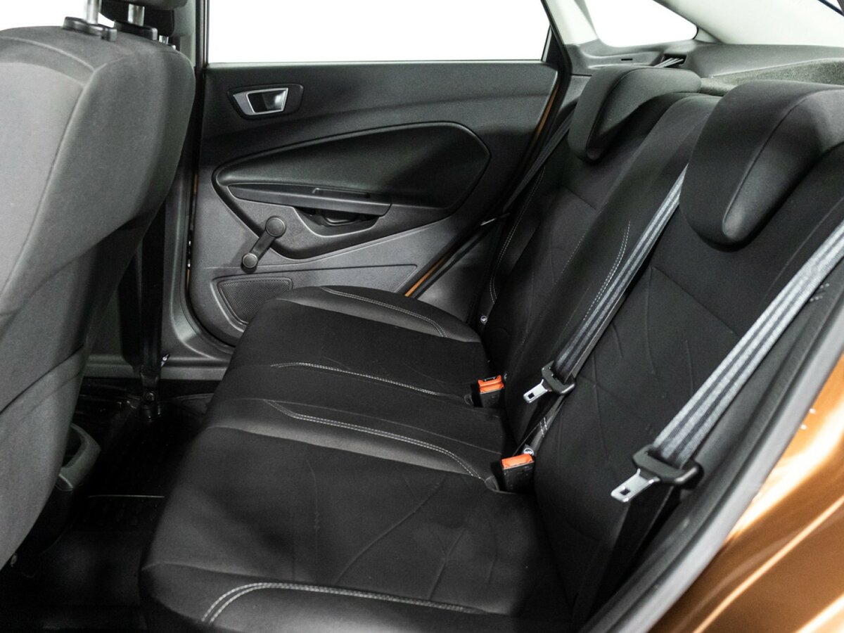 Ford Fiesta 2016 года с пробегом. Фото: #9