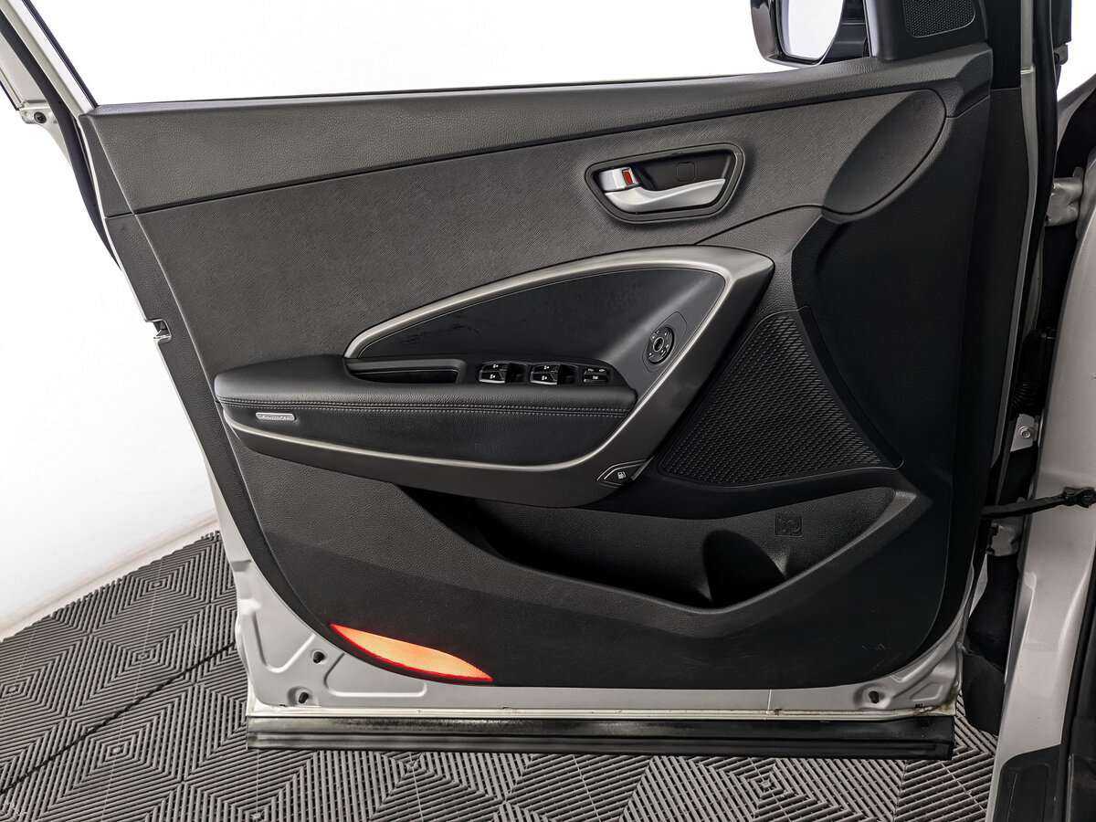 Hyundai Santa Fe 2013 года с пробегом. Фото: #14