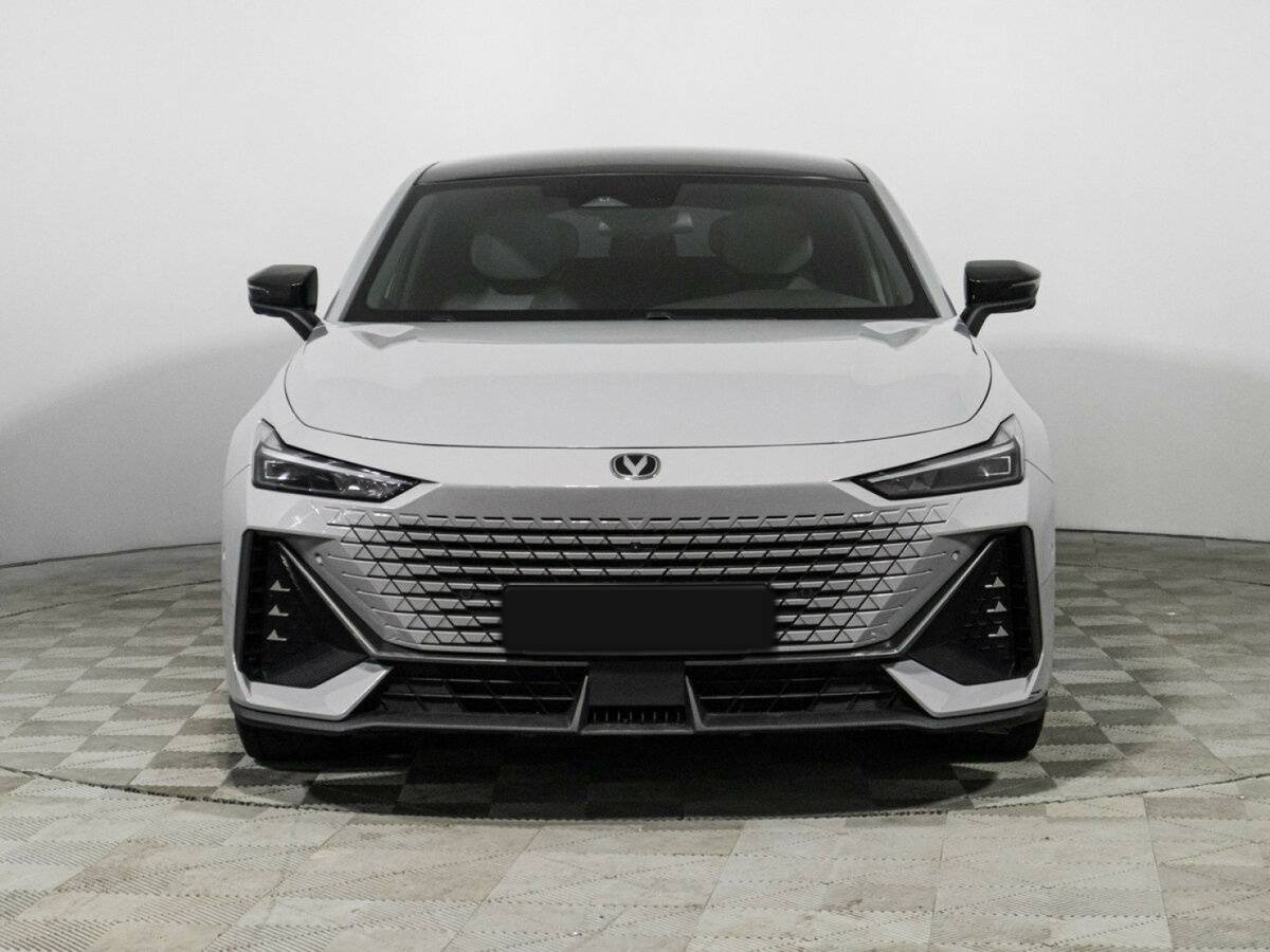 Changan UNI-V 2023 года с пробегом. Фото: #1