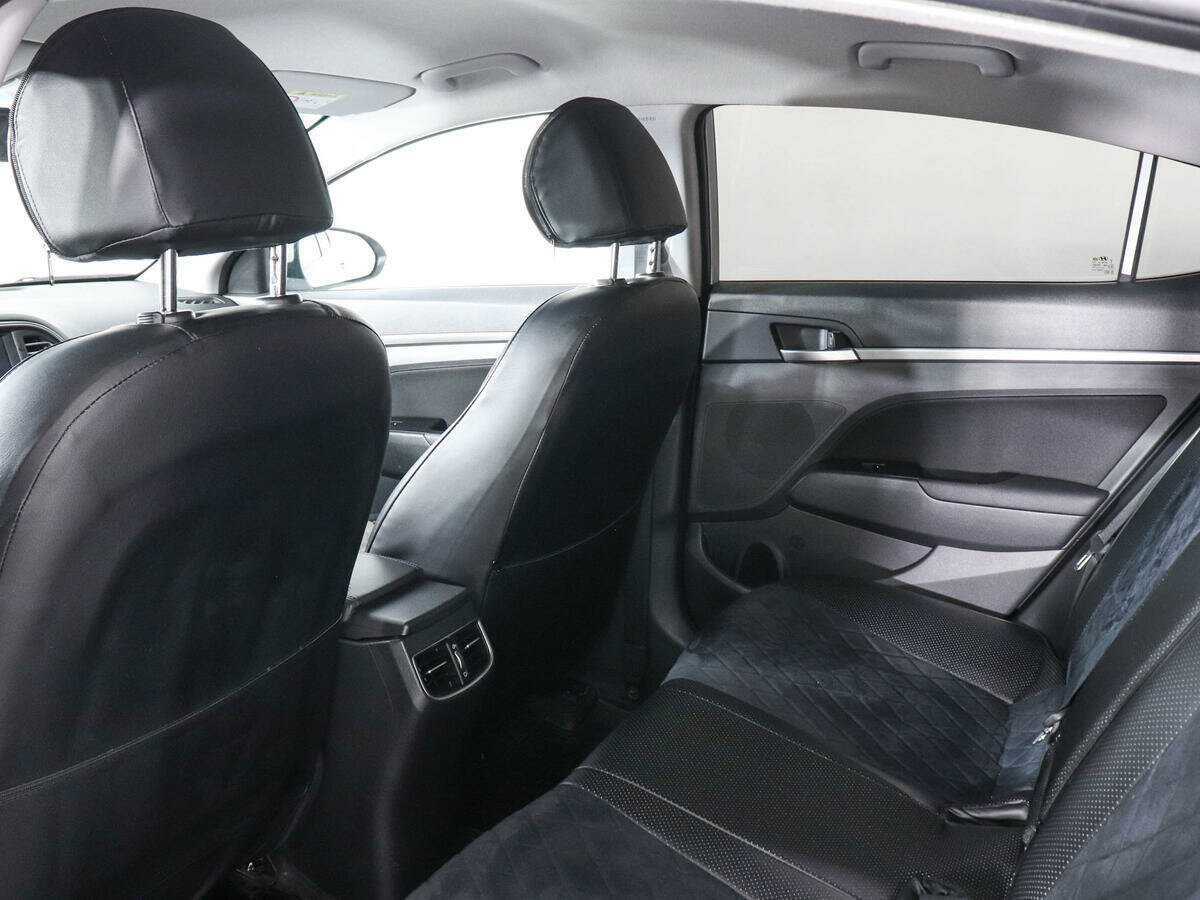 Hyundai Elantra 2019 года с пробегом. Фото: #11