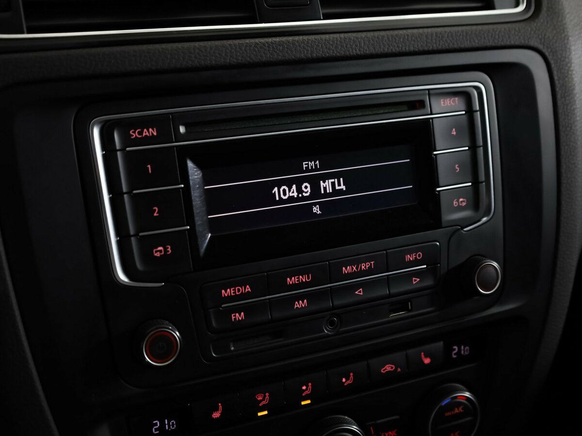 Volkswagen Jetta 2015 года с пробегом. Фото: #11