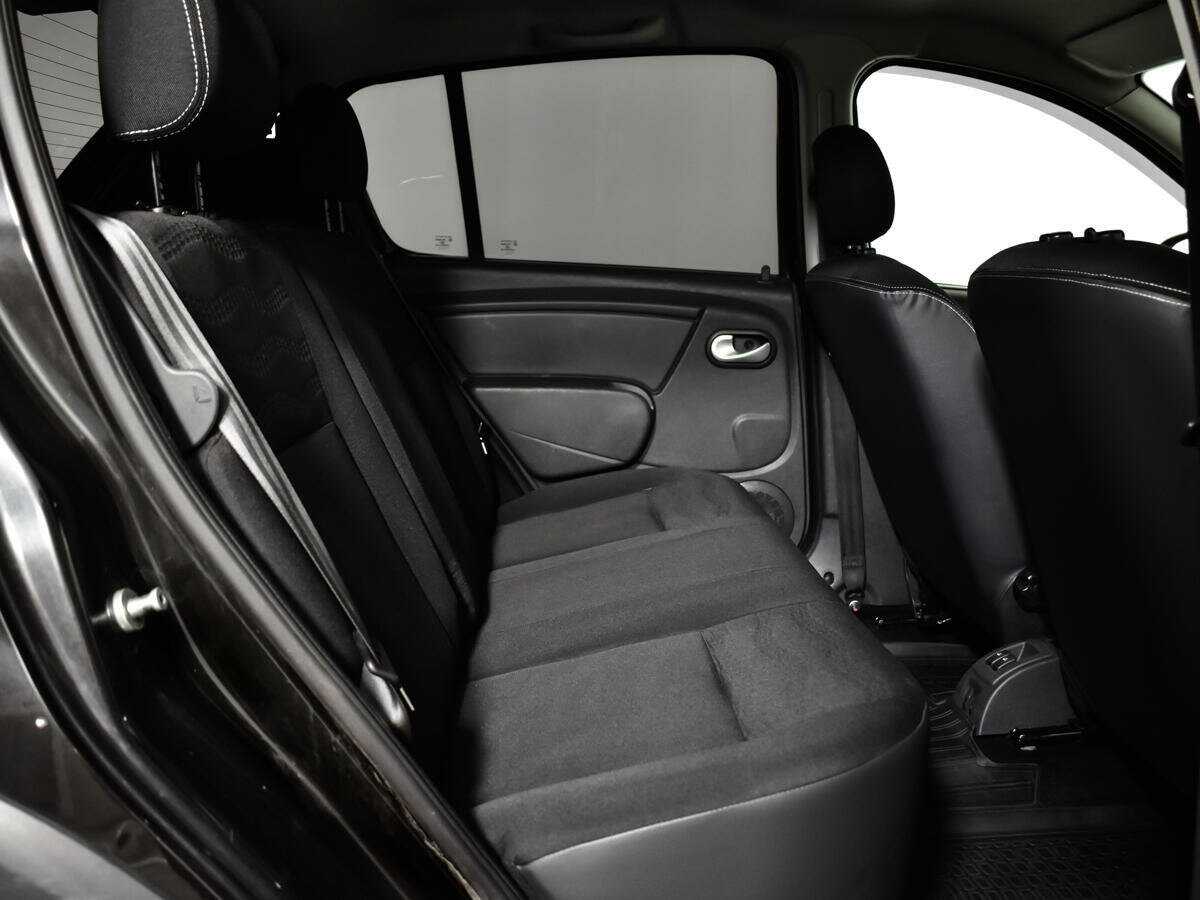 Renault Sandero 2012 года с пробегом. Фото: #9