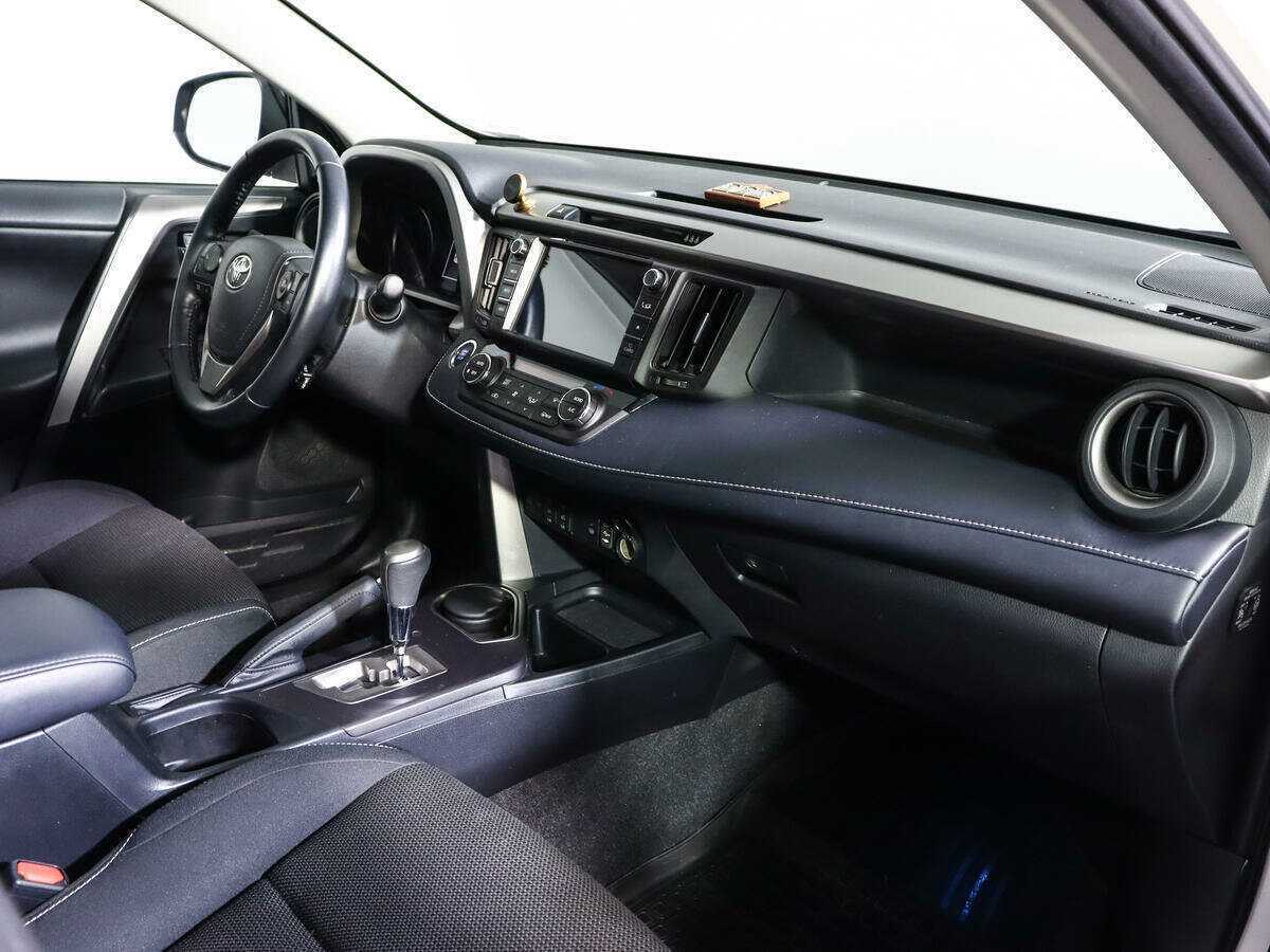 Toyota RAV4 2018 года с пробегом. Фото: #7
