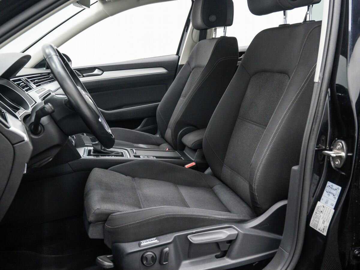 Volkswagen Passat 2018 года с пробегом. Фото: #13
