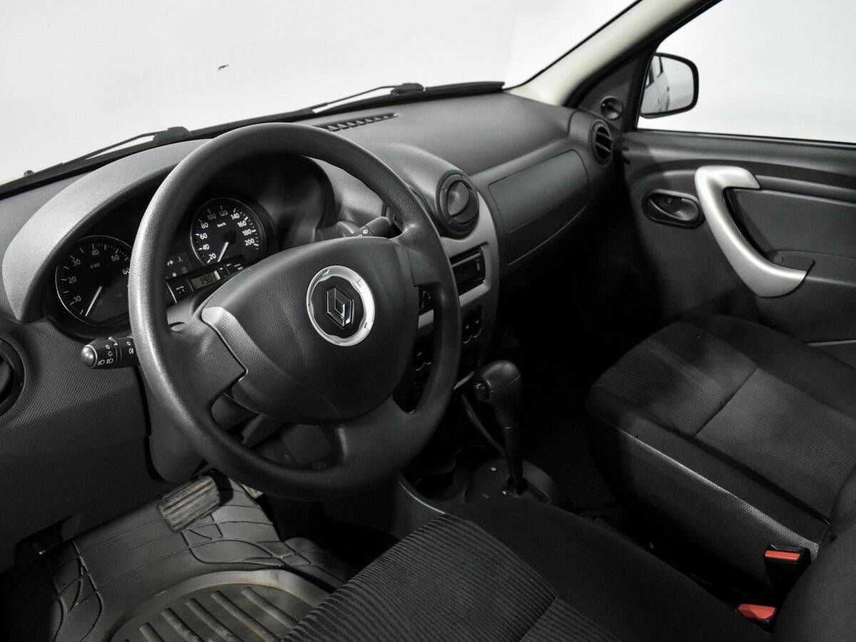 Renault Logan 2015 года с пробегом. Фото: #8