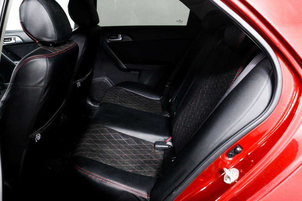 Kia Cerato 2012 года с пробегом. Фото: #11