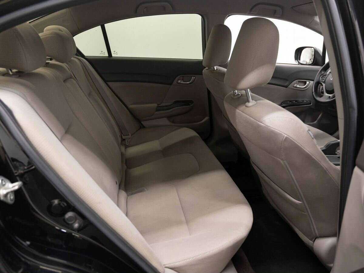 Honda Civic 2012 года с пробегом. Фото: #9