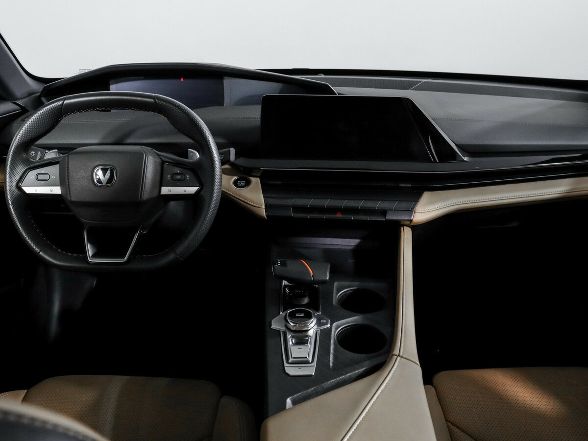 Changan UNI-V 2023 года с пробегом. Фото: #9