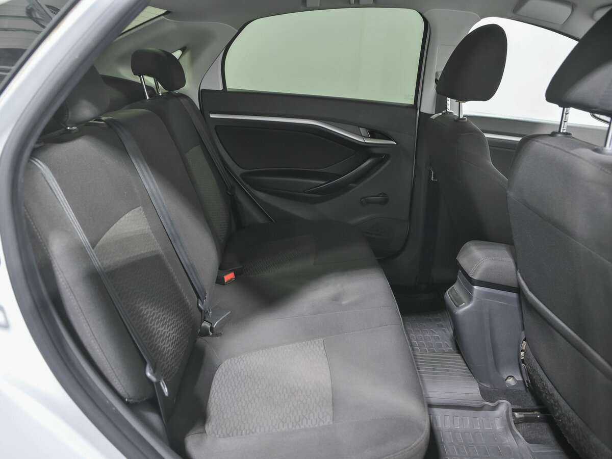 Lada (ВАЗ) Vesta 2019 года с пробегом. Фото: #12