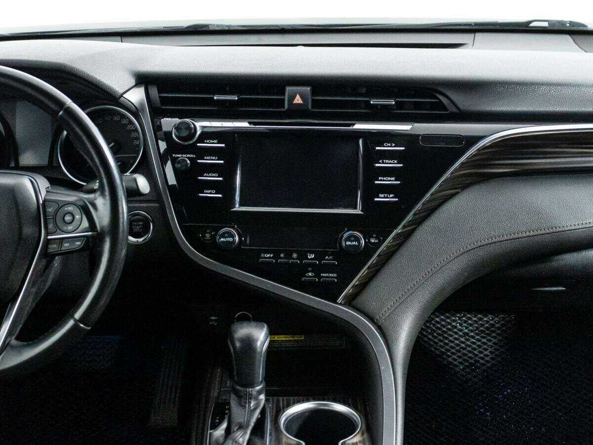 Toyota Camry 2018 года с пробегом. Фото: #13