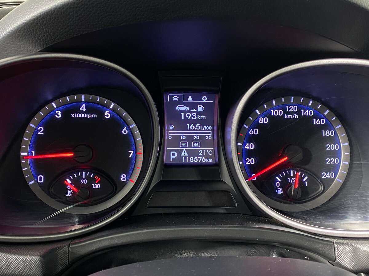 Hyundai Santa Fe 2015 года с пробегом. Фото: #13