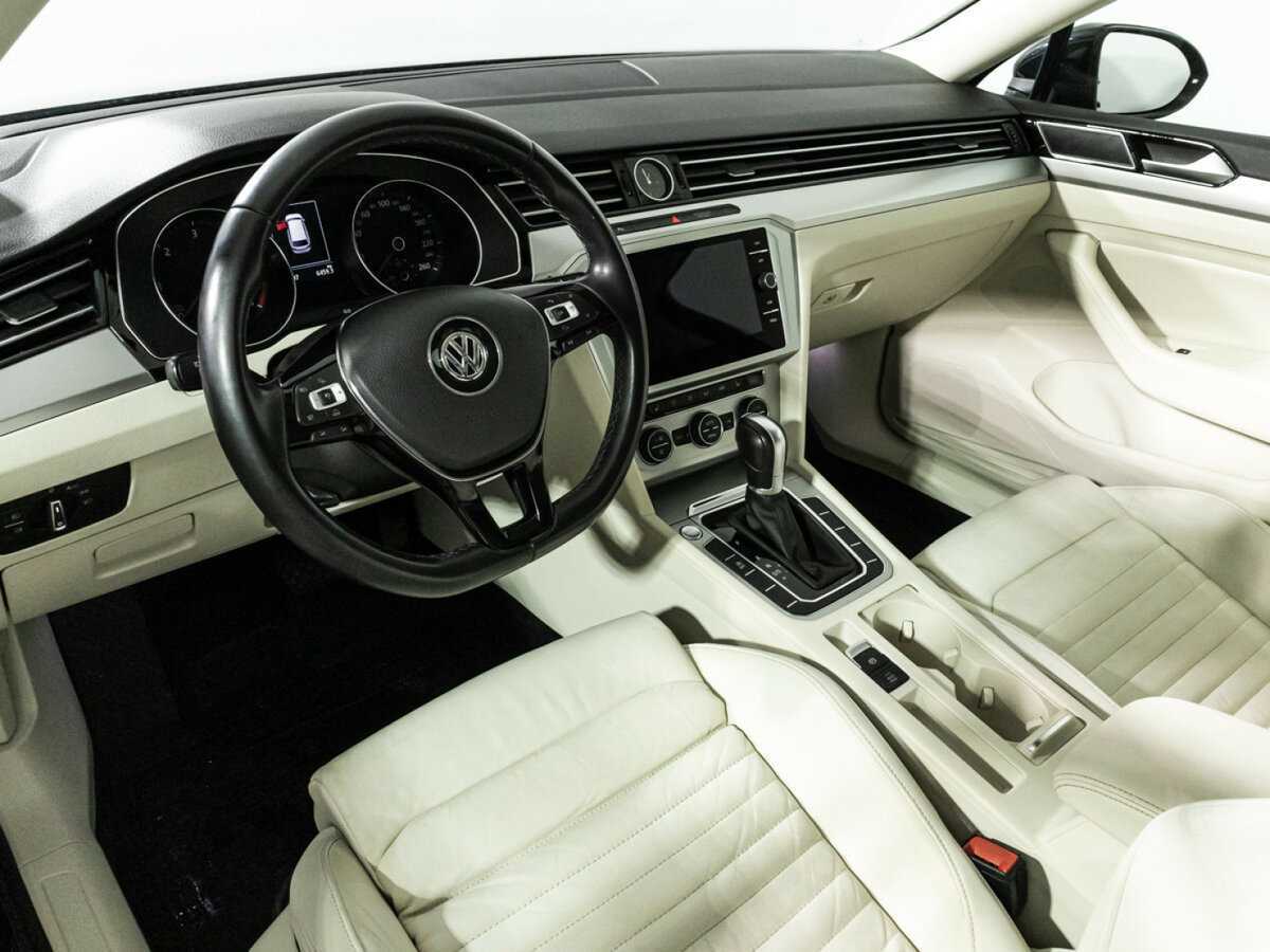 Volkswagen Passat 2018 года с пробегом. Фото: #10