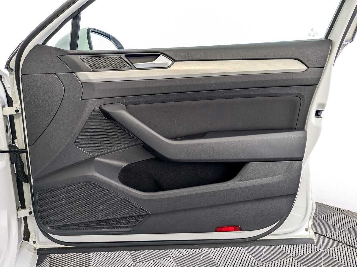 Volkswagen Passat 2016 года с пробегом. Фото: #21