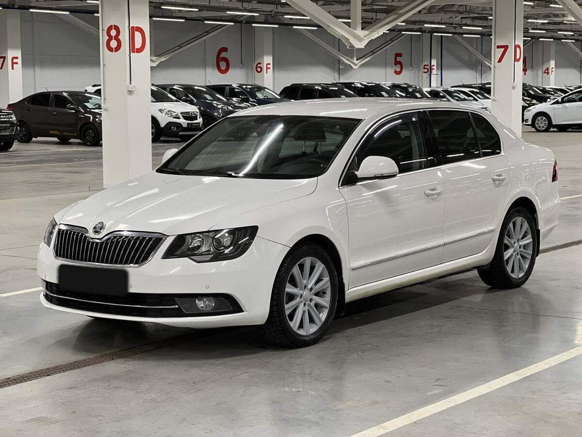 Skoda Superb 2014 года с пробегом. Посмотреть фото