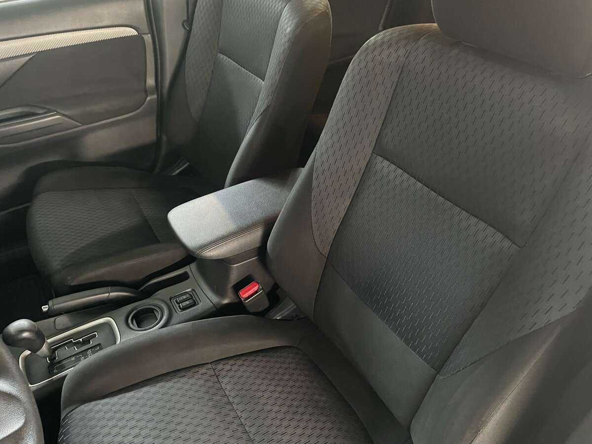 Mitsubishi Outlander 2013 года с пробегом. Фото: #12