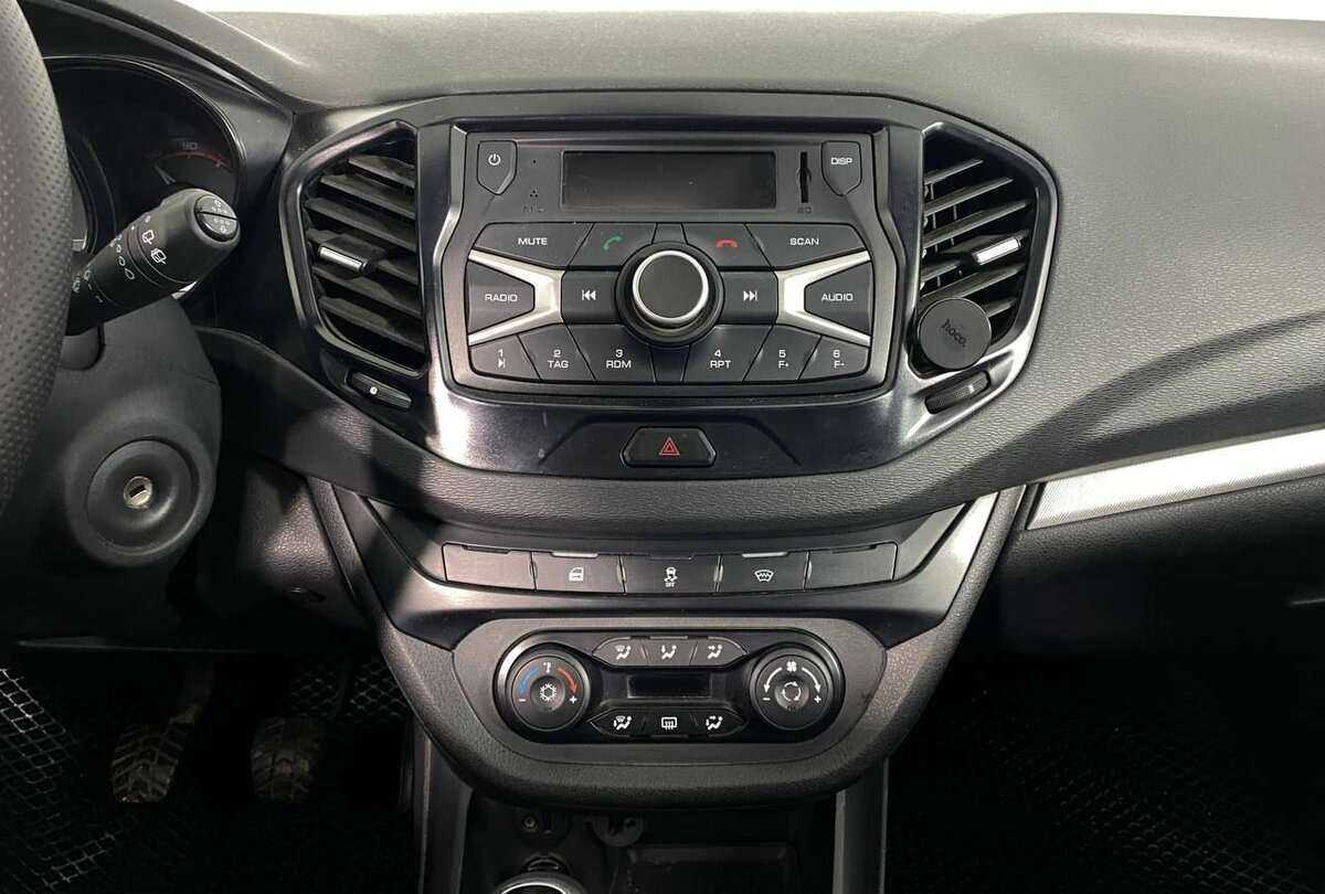 Lada (ВАЗ) Vesta 2019 года с пробегом. Фото: #11