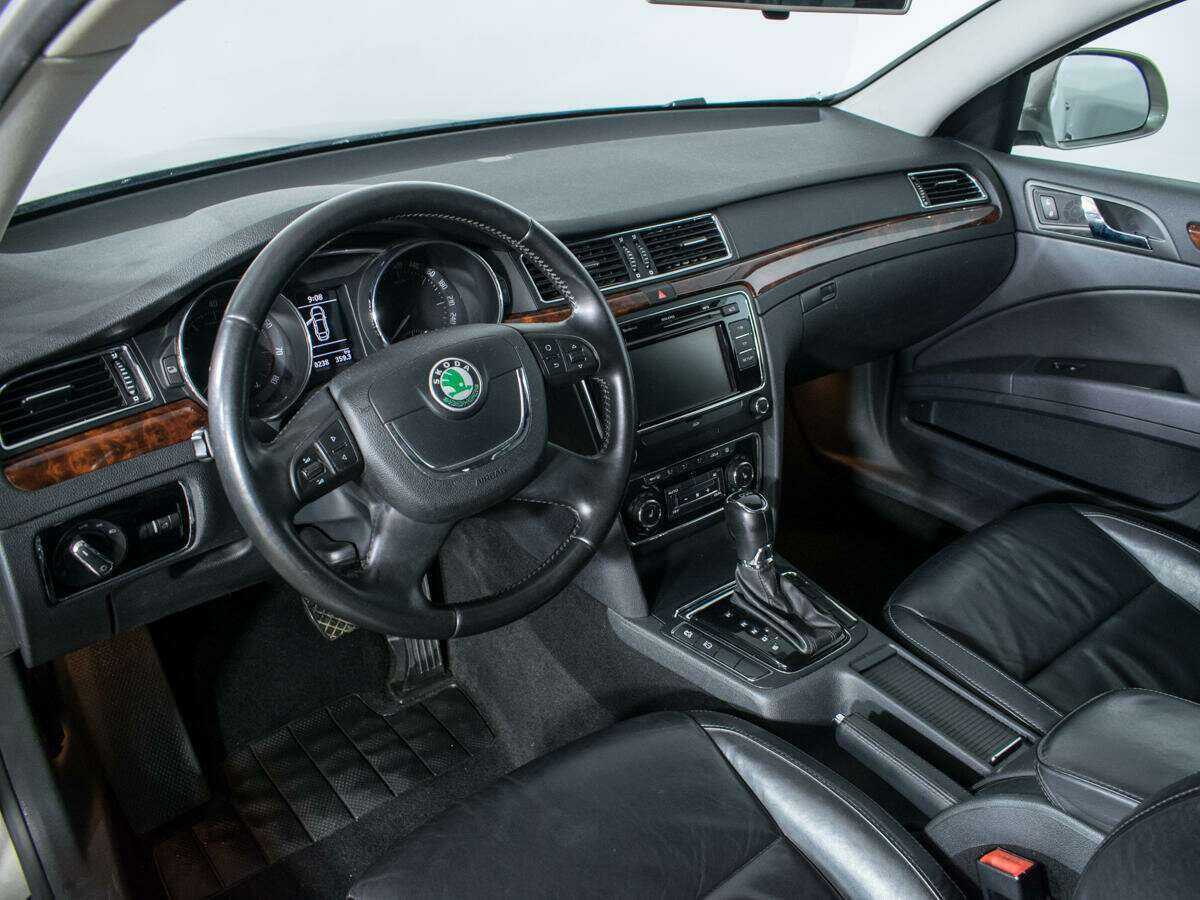 Skoda Superb 2013 года с пробегом. Фото: #12